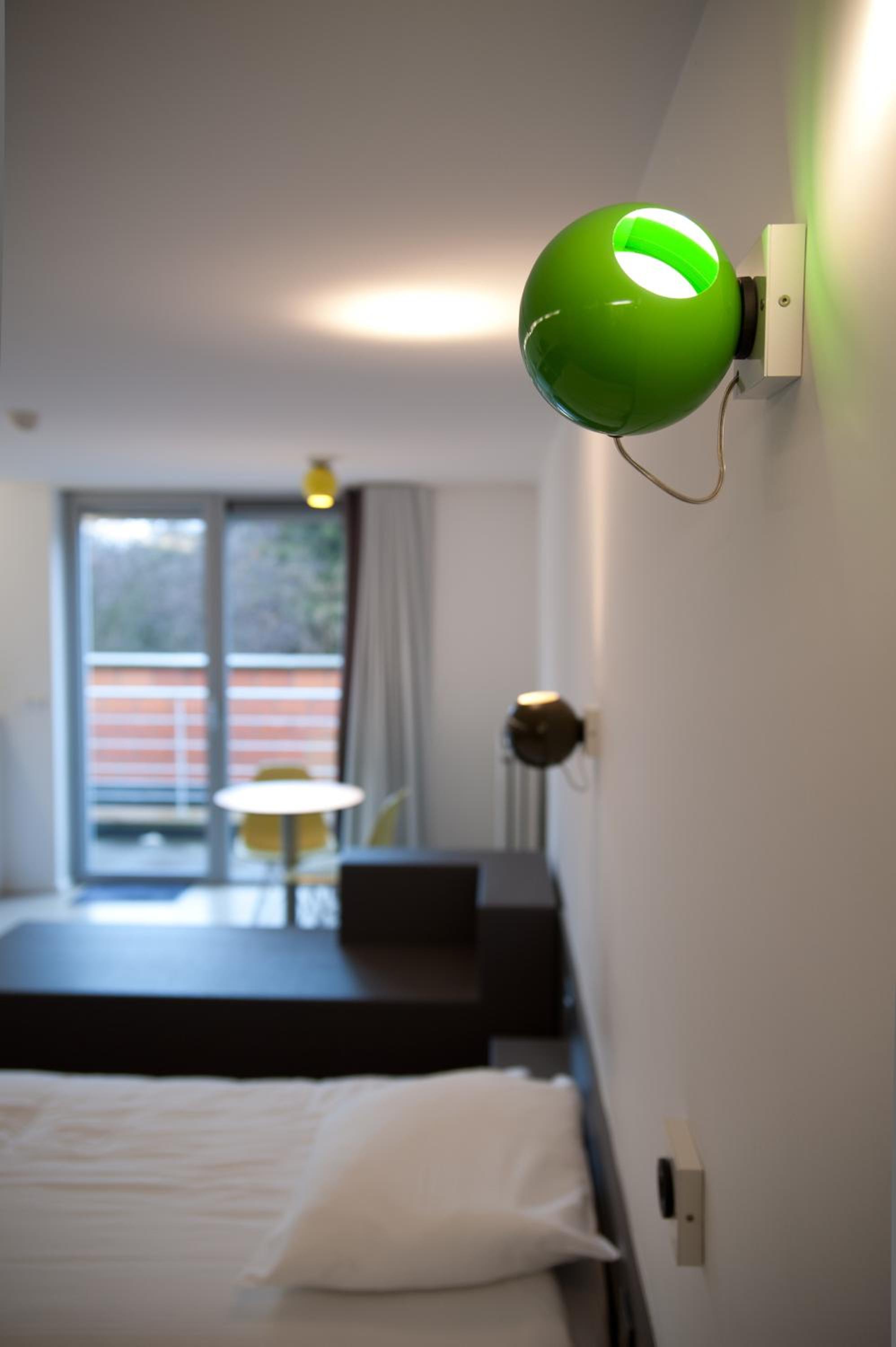 Studio (2 Adults) photo 2