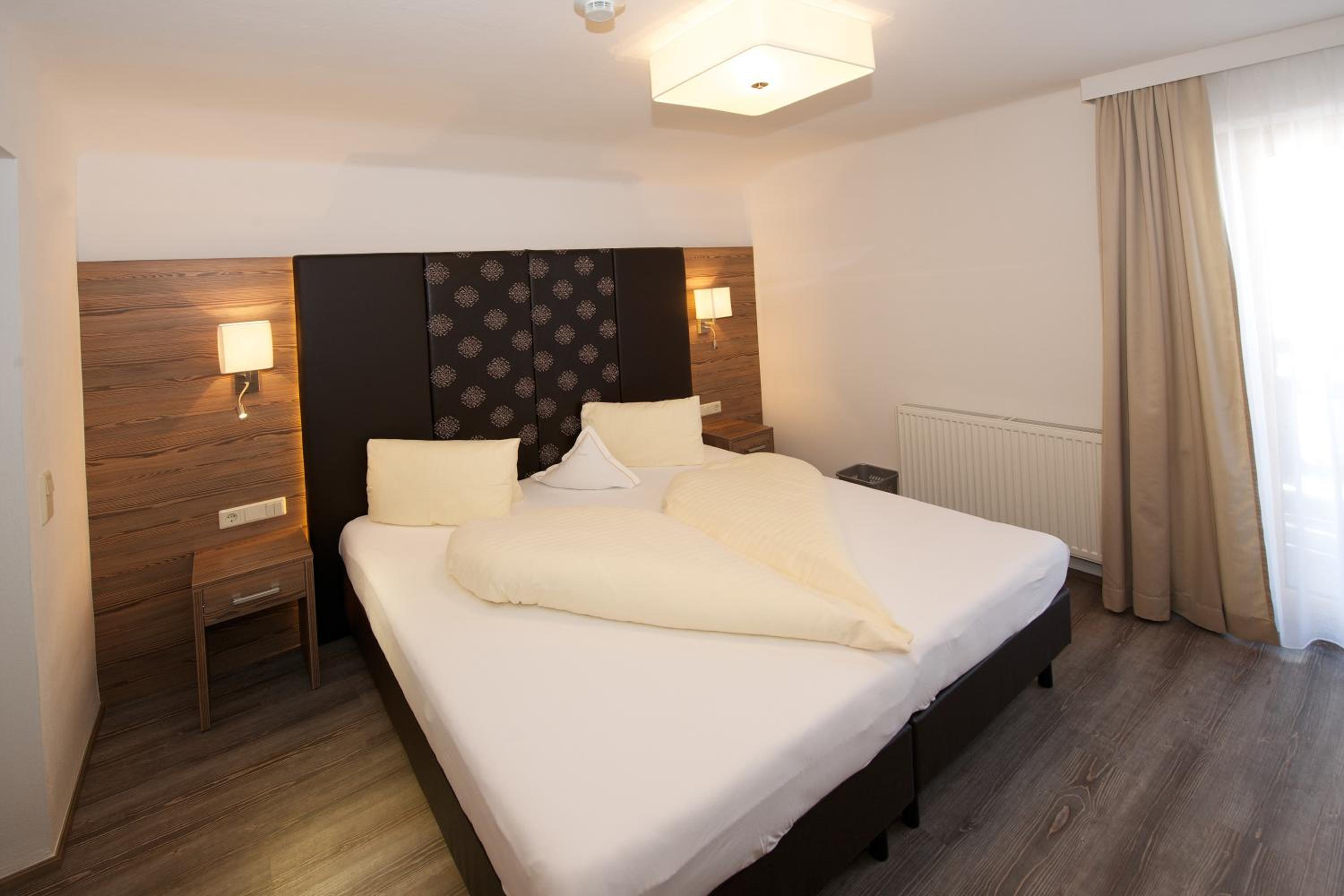 Double Room with Balcony photo 3