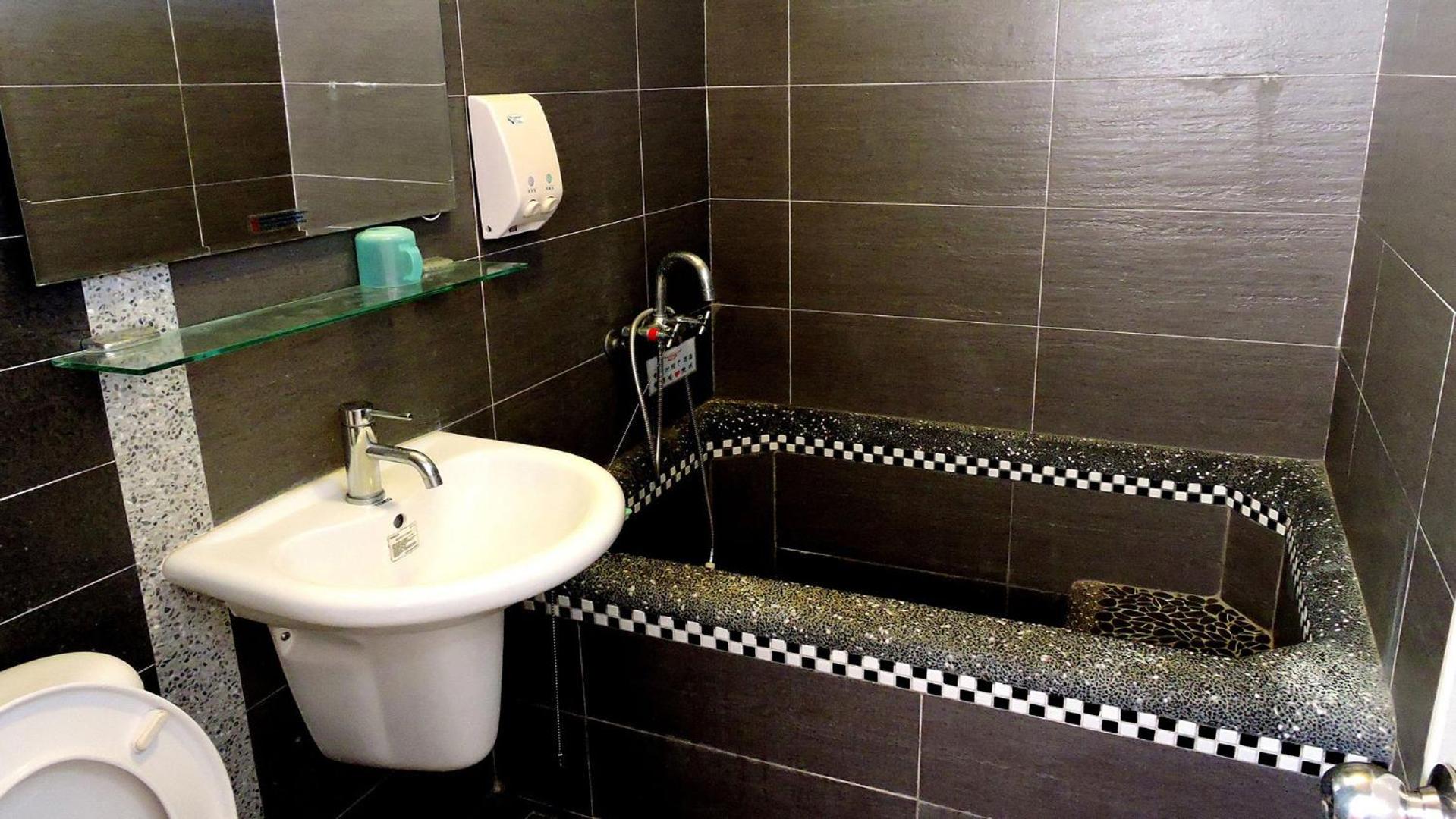 Quadruple Room With Private Bathroom photo 3