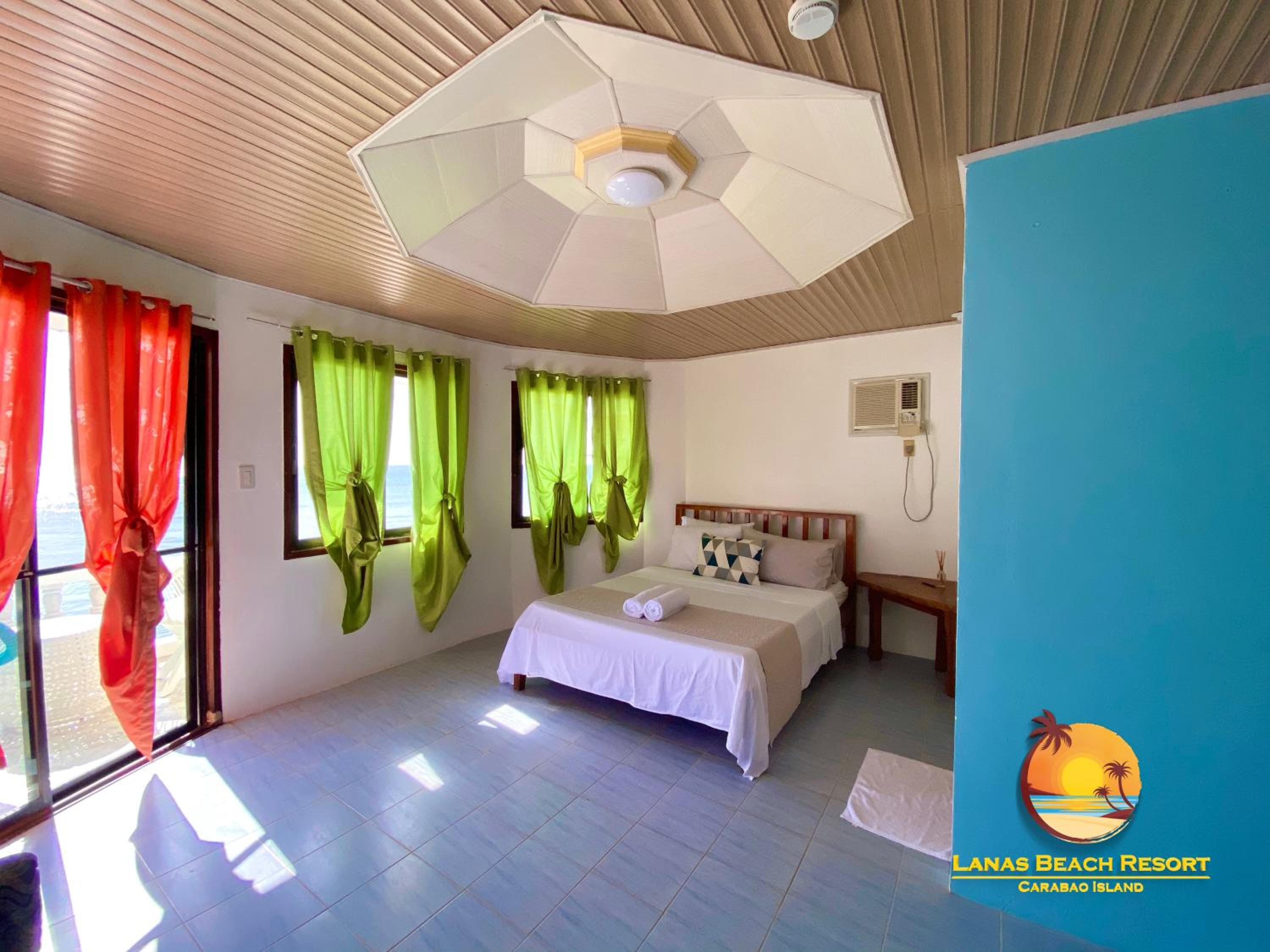 Deluxe Double Room with Balcony and Sea View photo 3