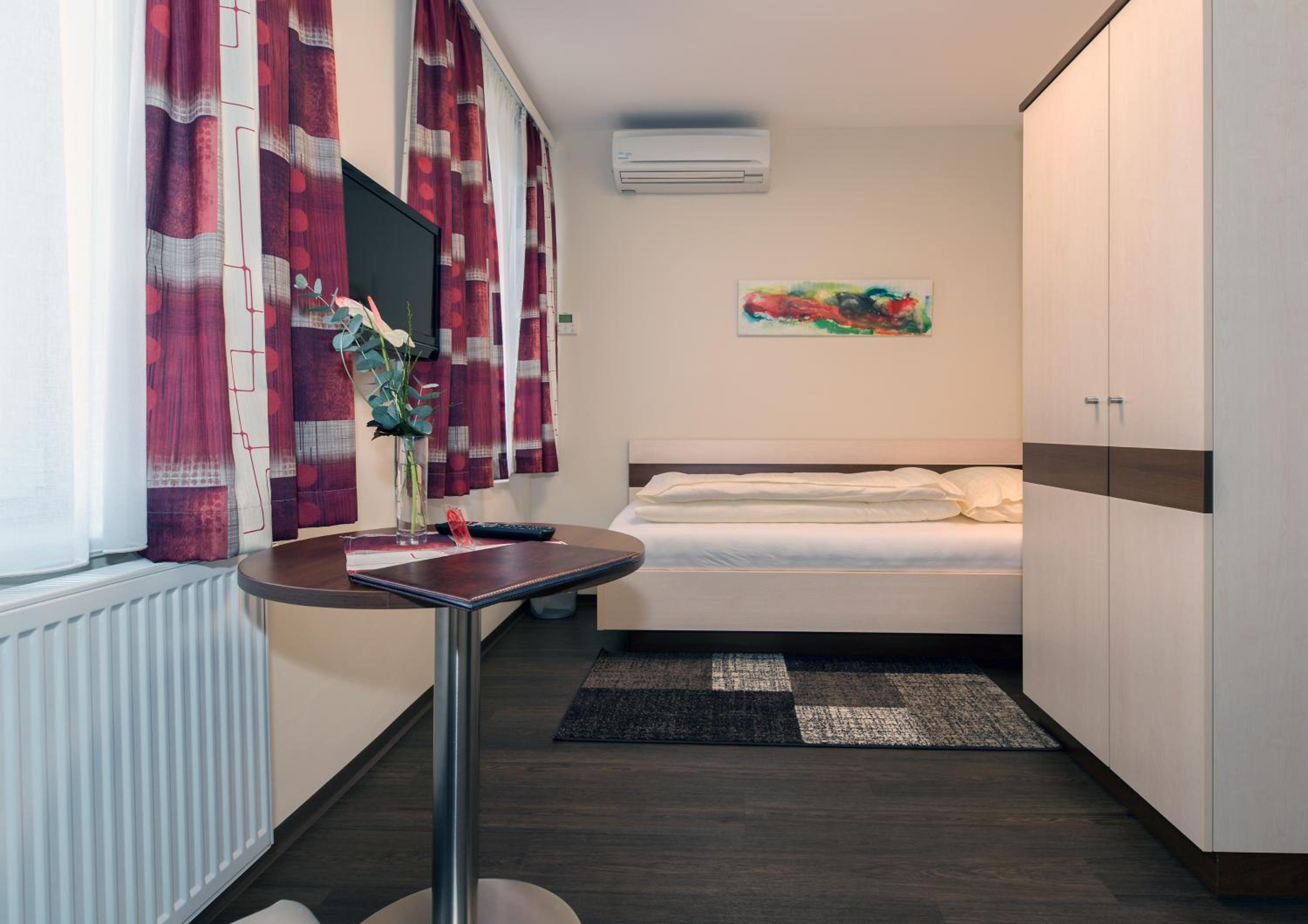 Budget Single Room