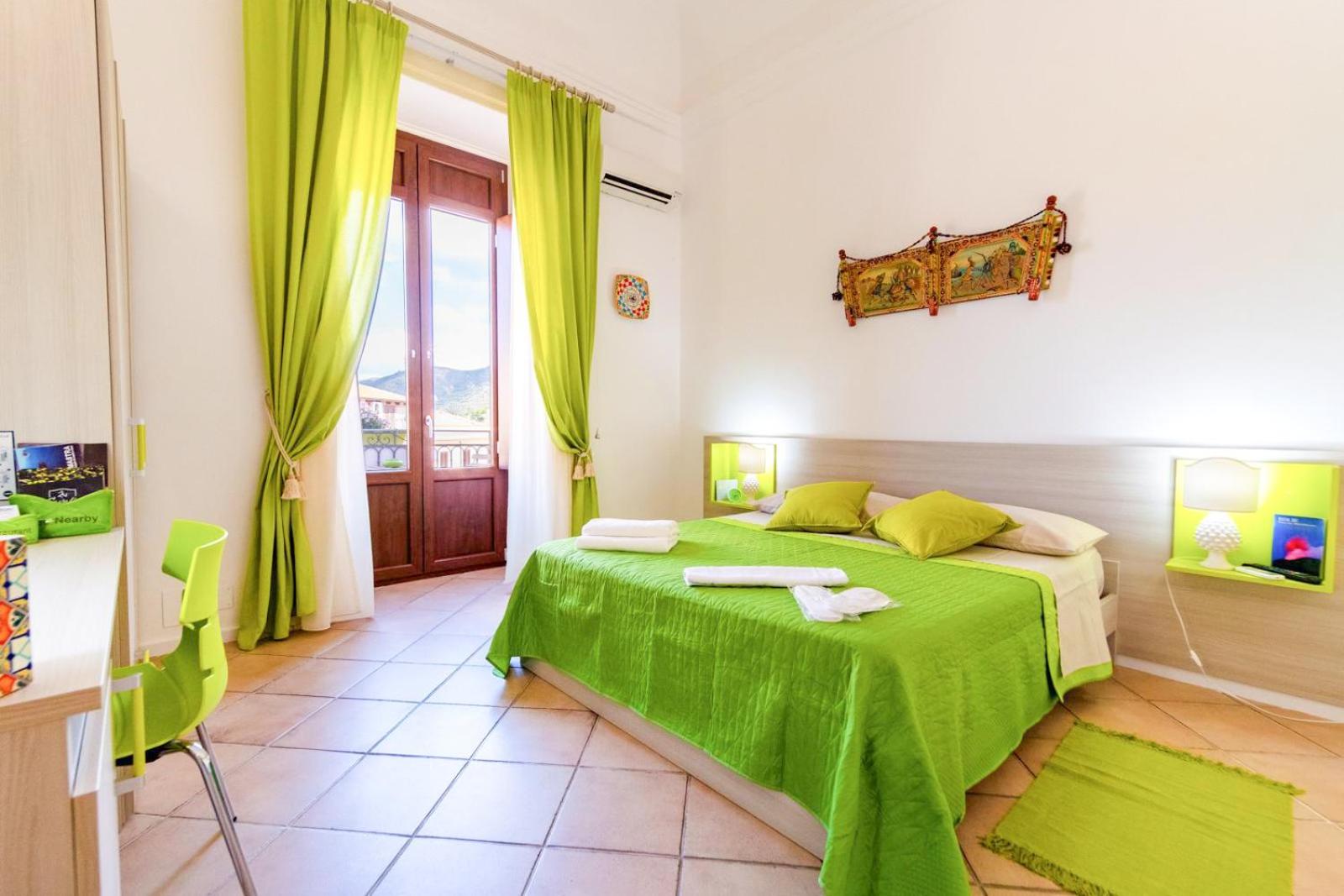 Deluxe Double Room with Balcony and Sea View - Photo 28