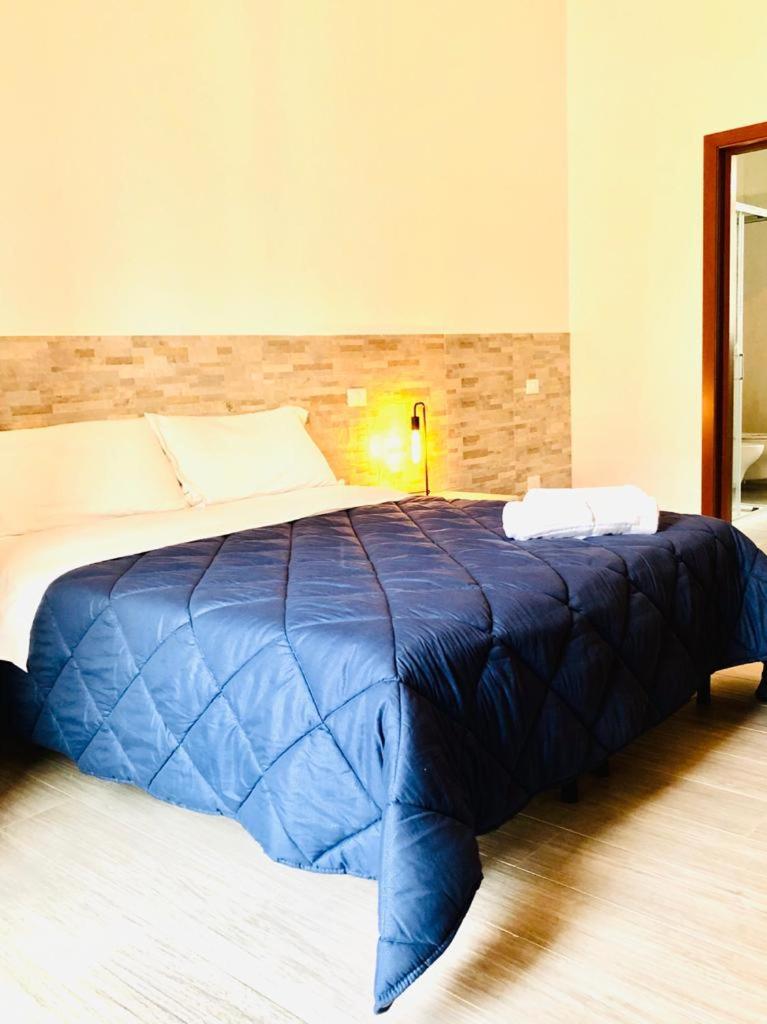 Deluxe Room (2 Adults + 1 Child) - Photo 4