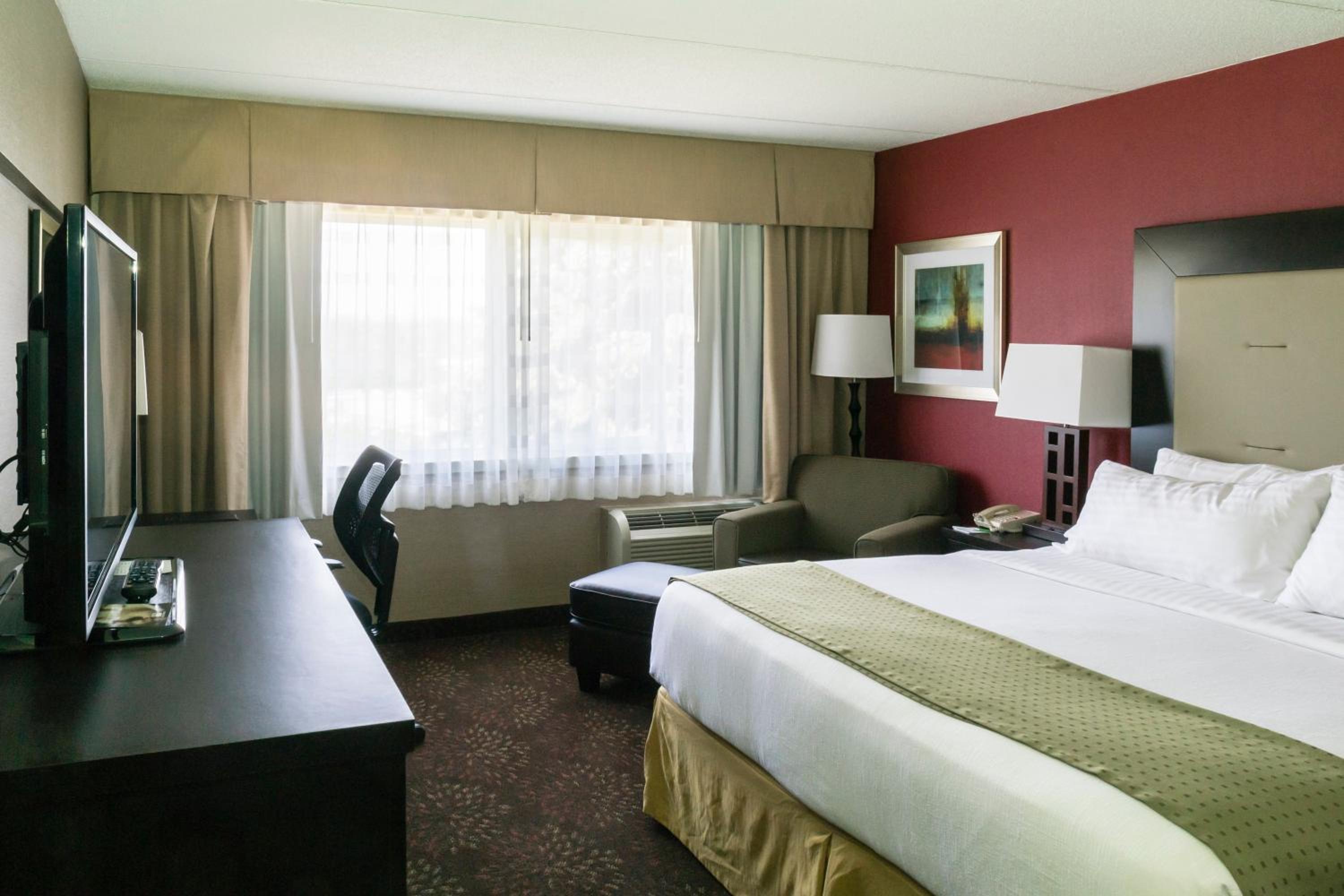 Standard King Room - Photo 1