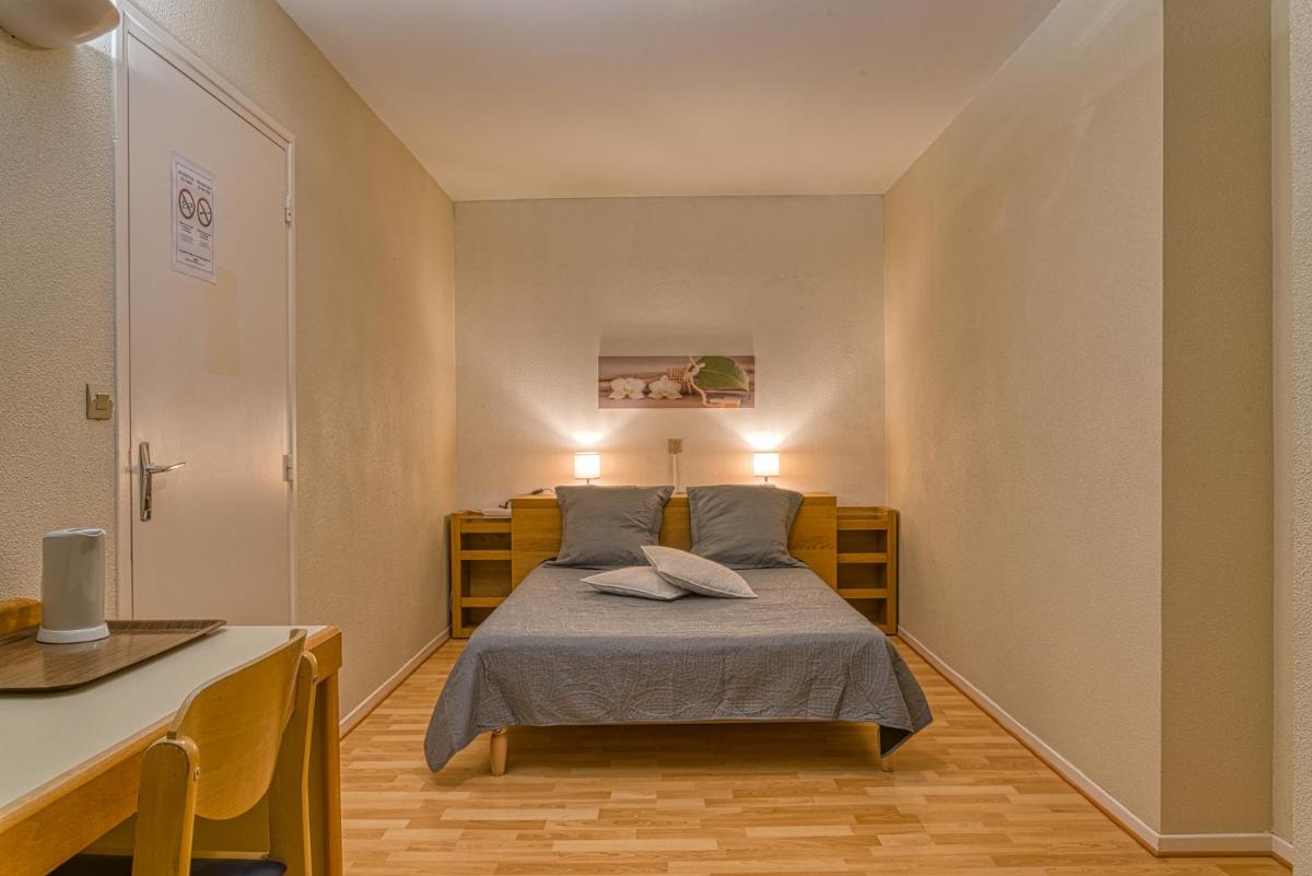 Large Double Room - Photo 4