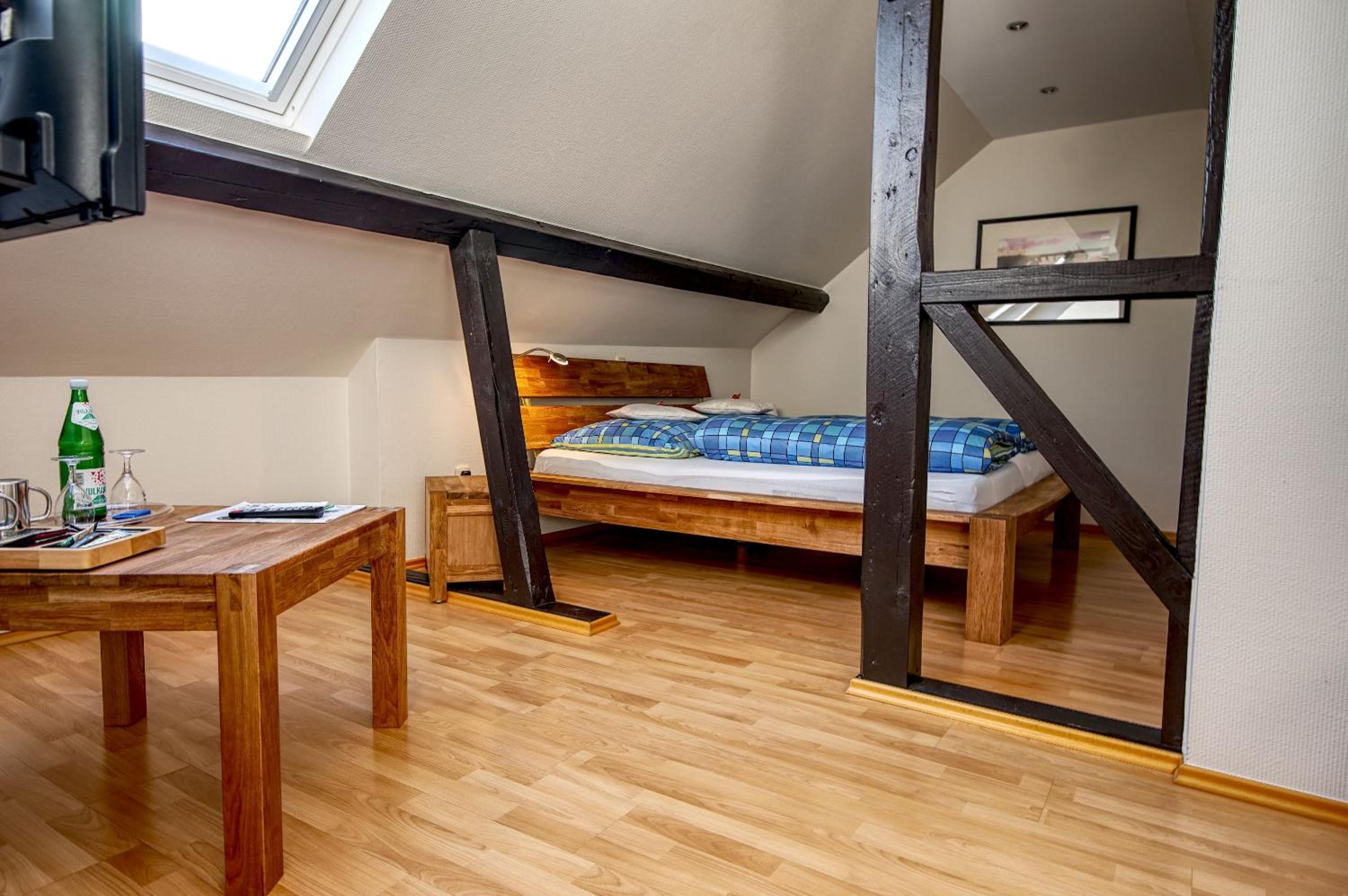 Double Room - Photo 5