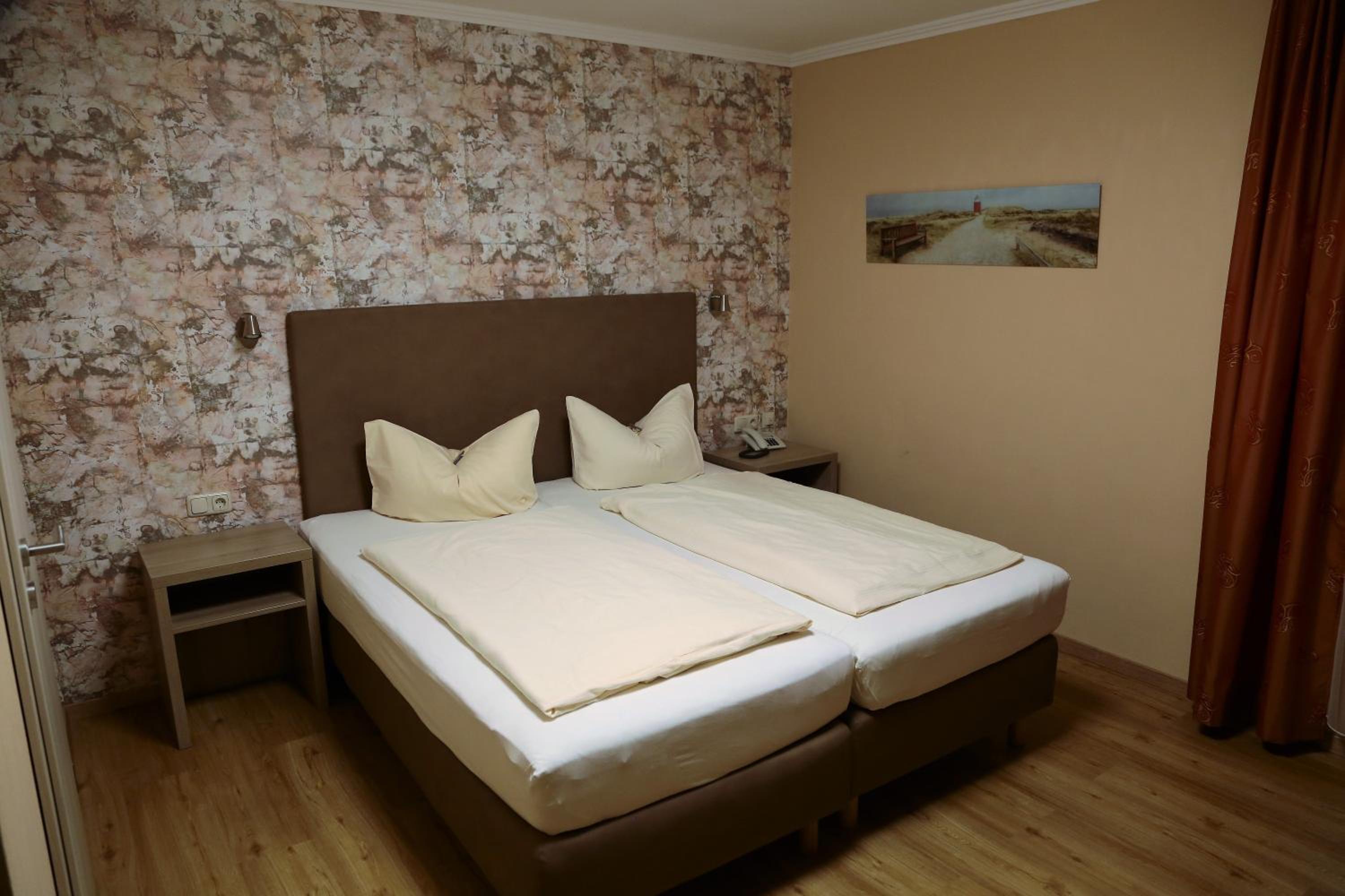 Double Room - Photo 6