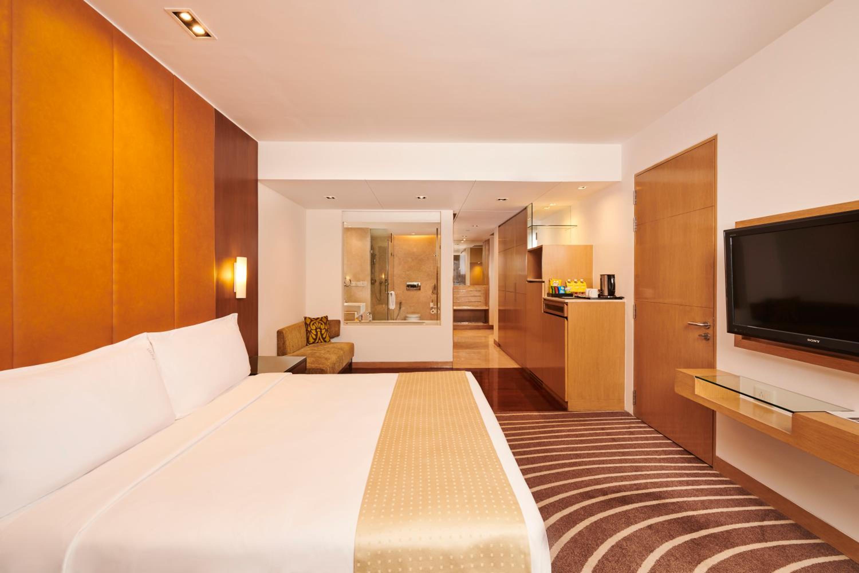 Premium King Room - Lounge Access - Photo 2