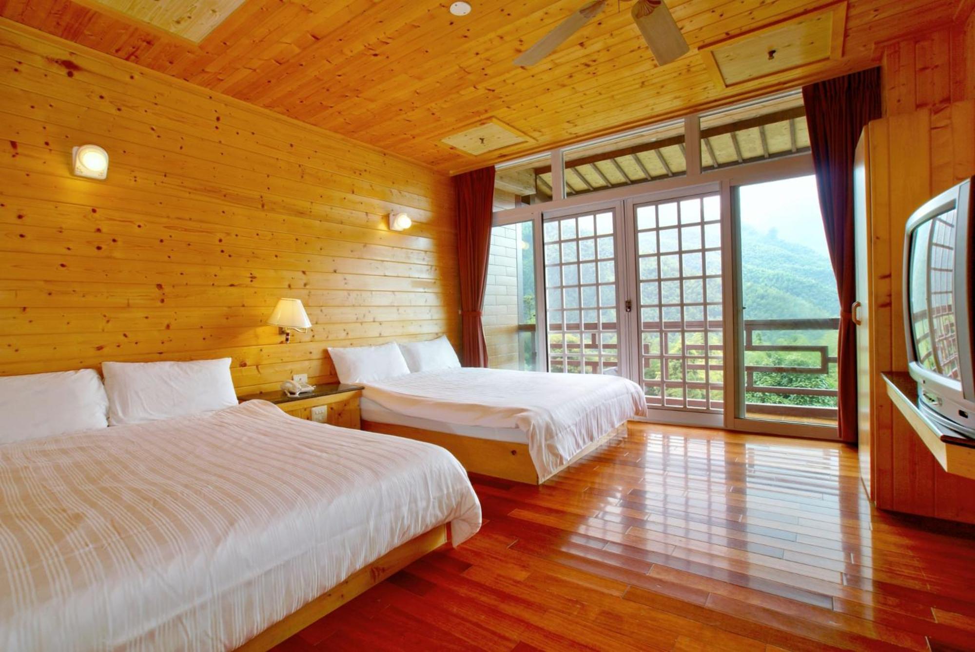 Quadruple Room with Mountain View