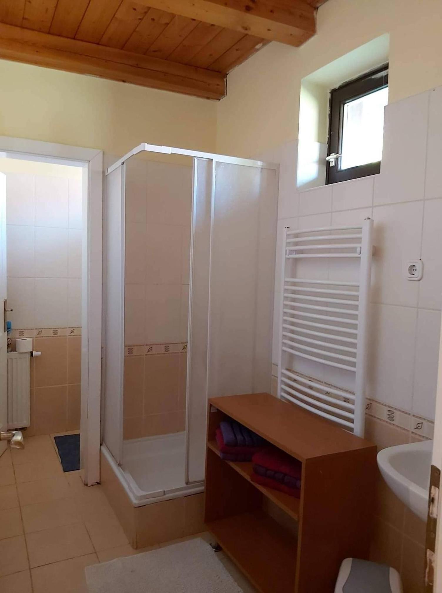 Large Two-Bedroom Apartment - Ground Floor photo 2