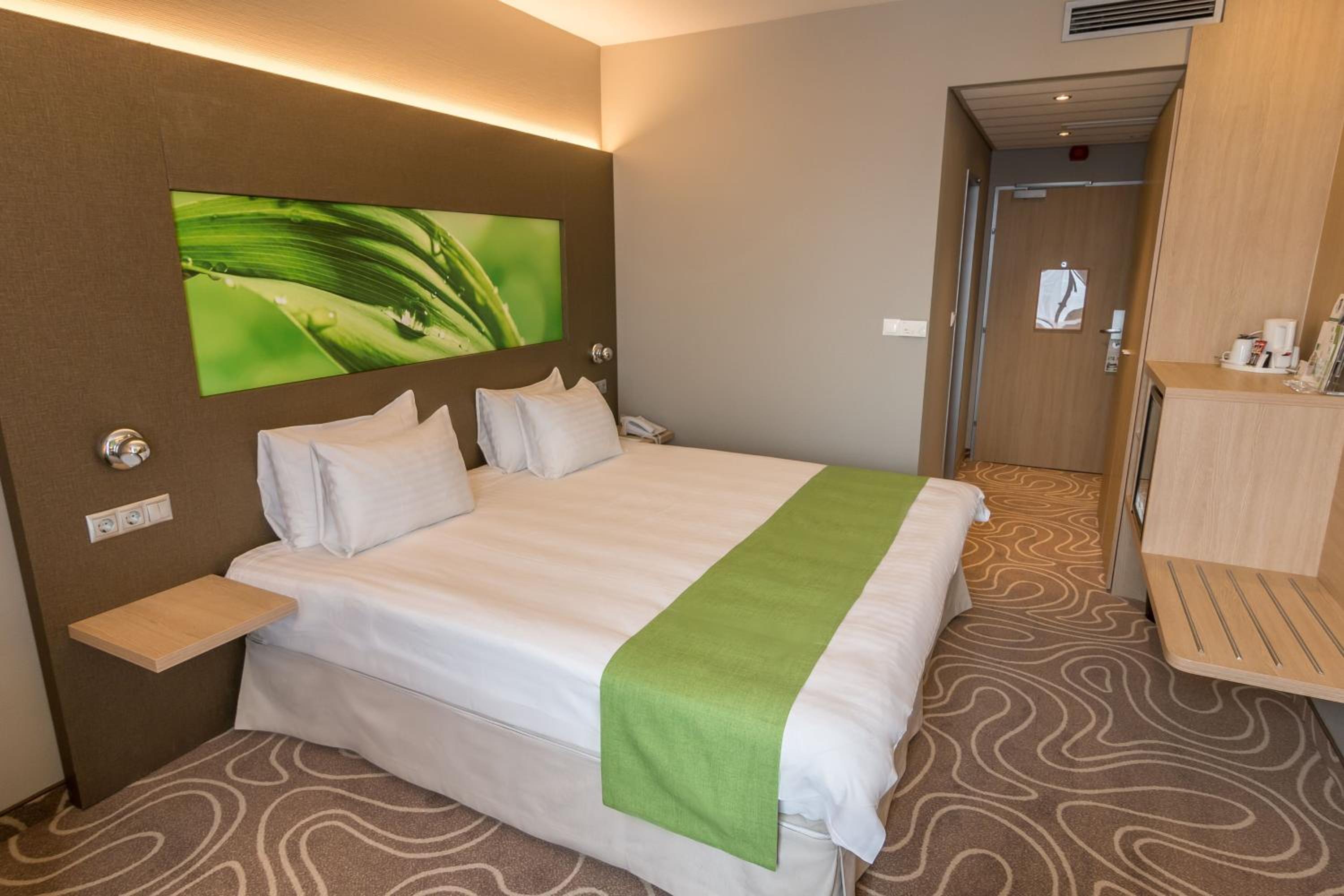 Standard King Room