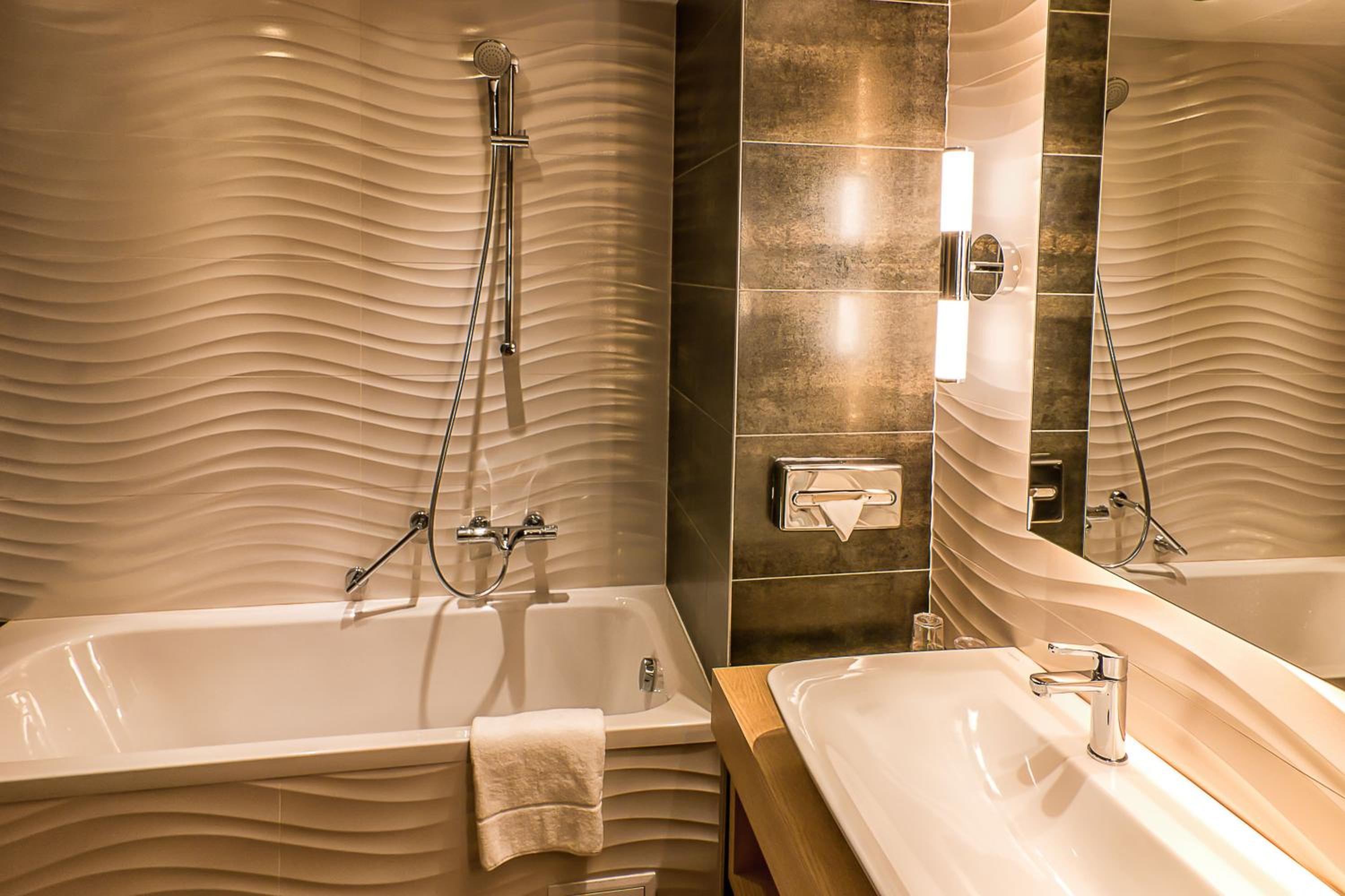 King Suite with Sofa Bed - Photo 10