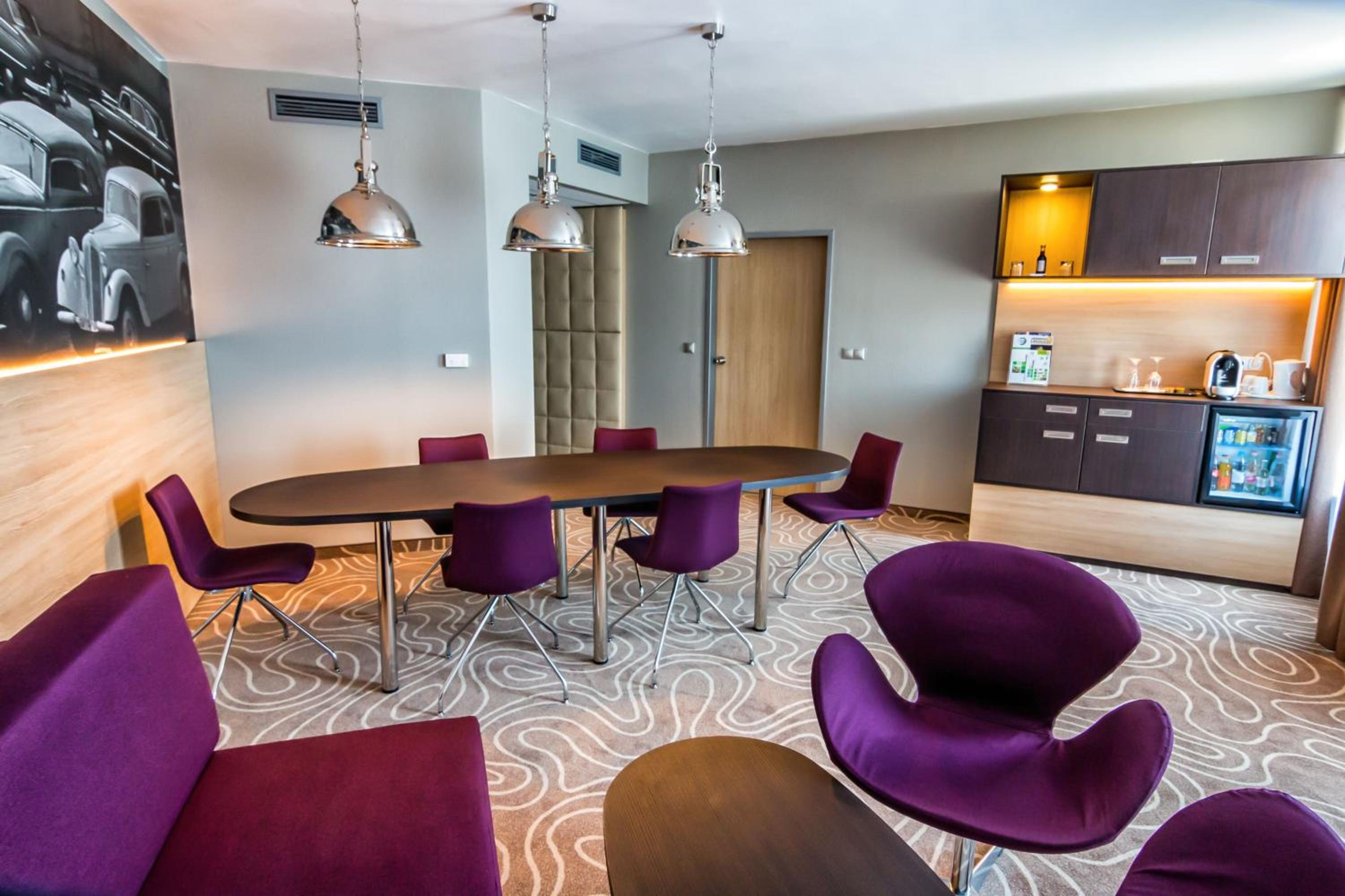 King Suite with Sofa Bed - Photo 8