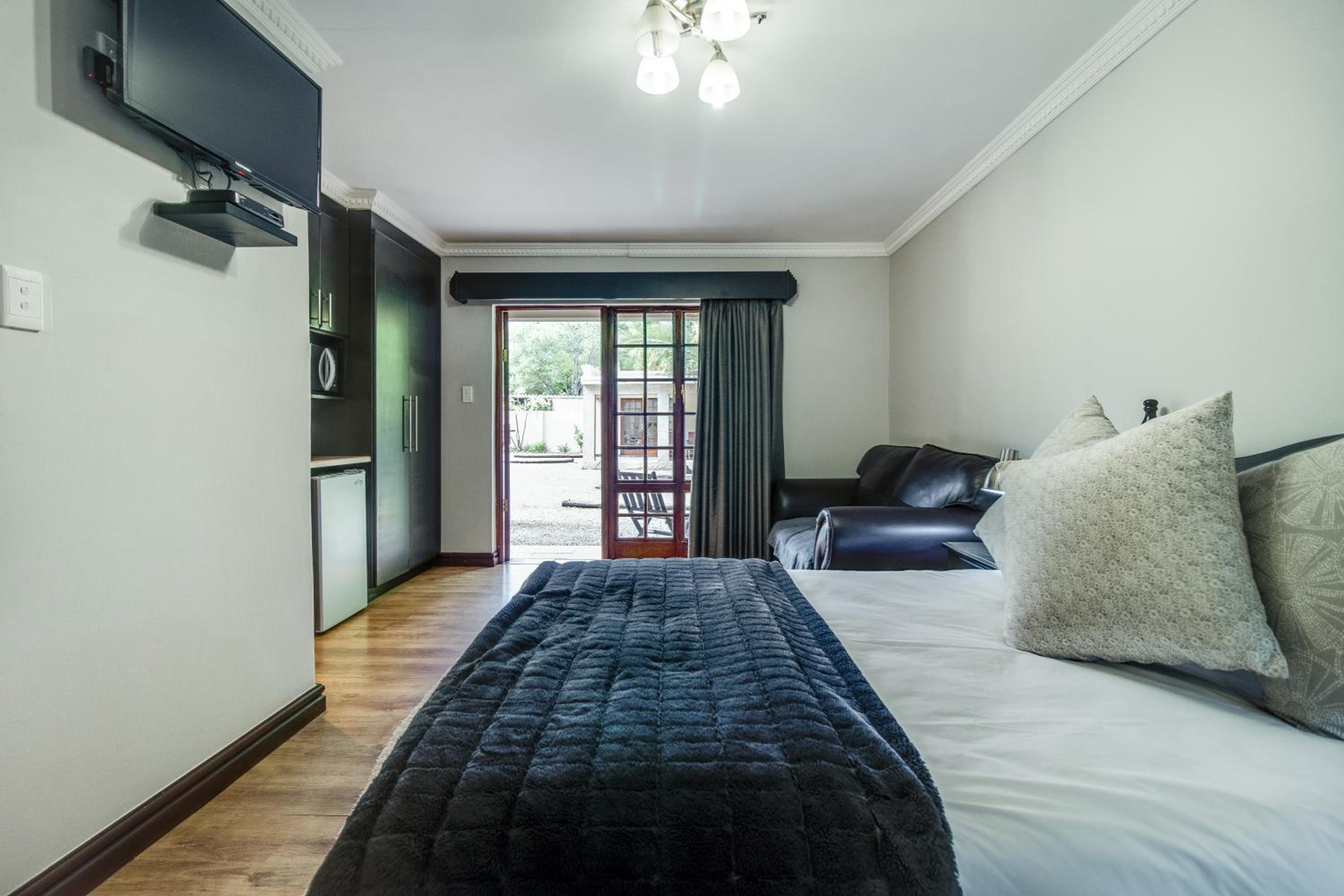 King Room with Kitchenette photo 1