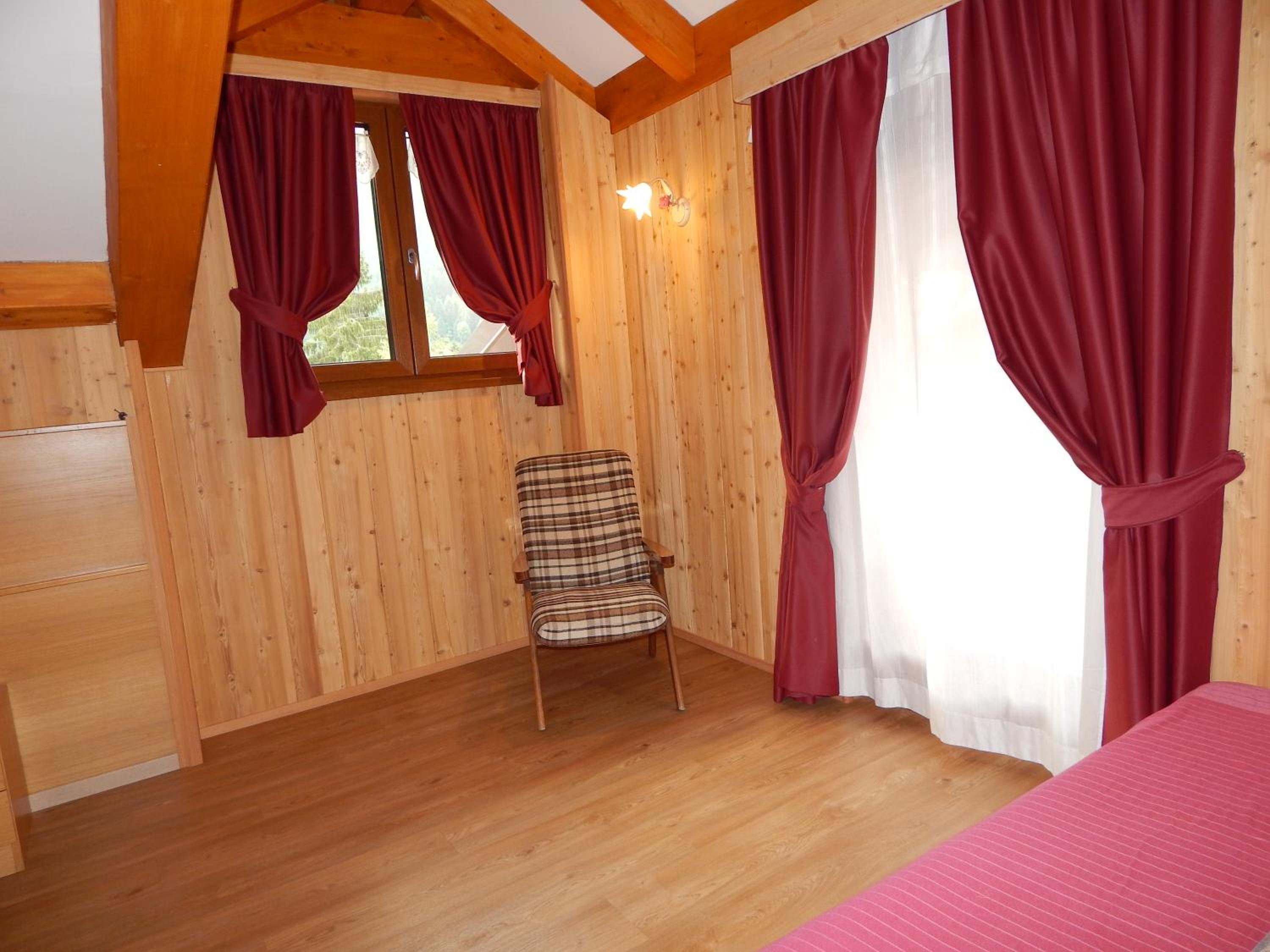 Junior Suite with Balcony - Photo 5