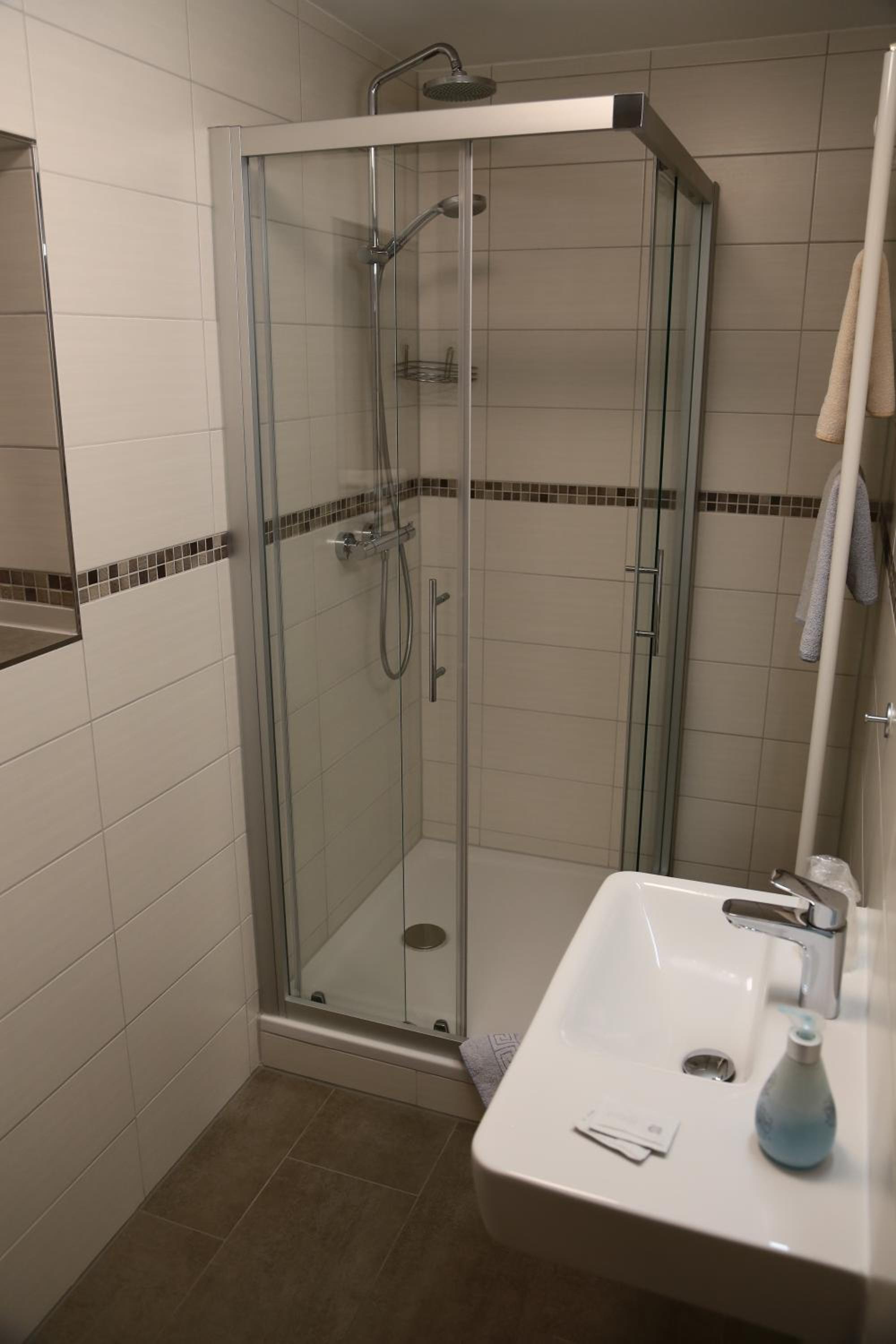 Double Room - Photo 2