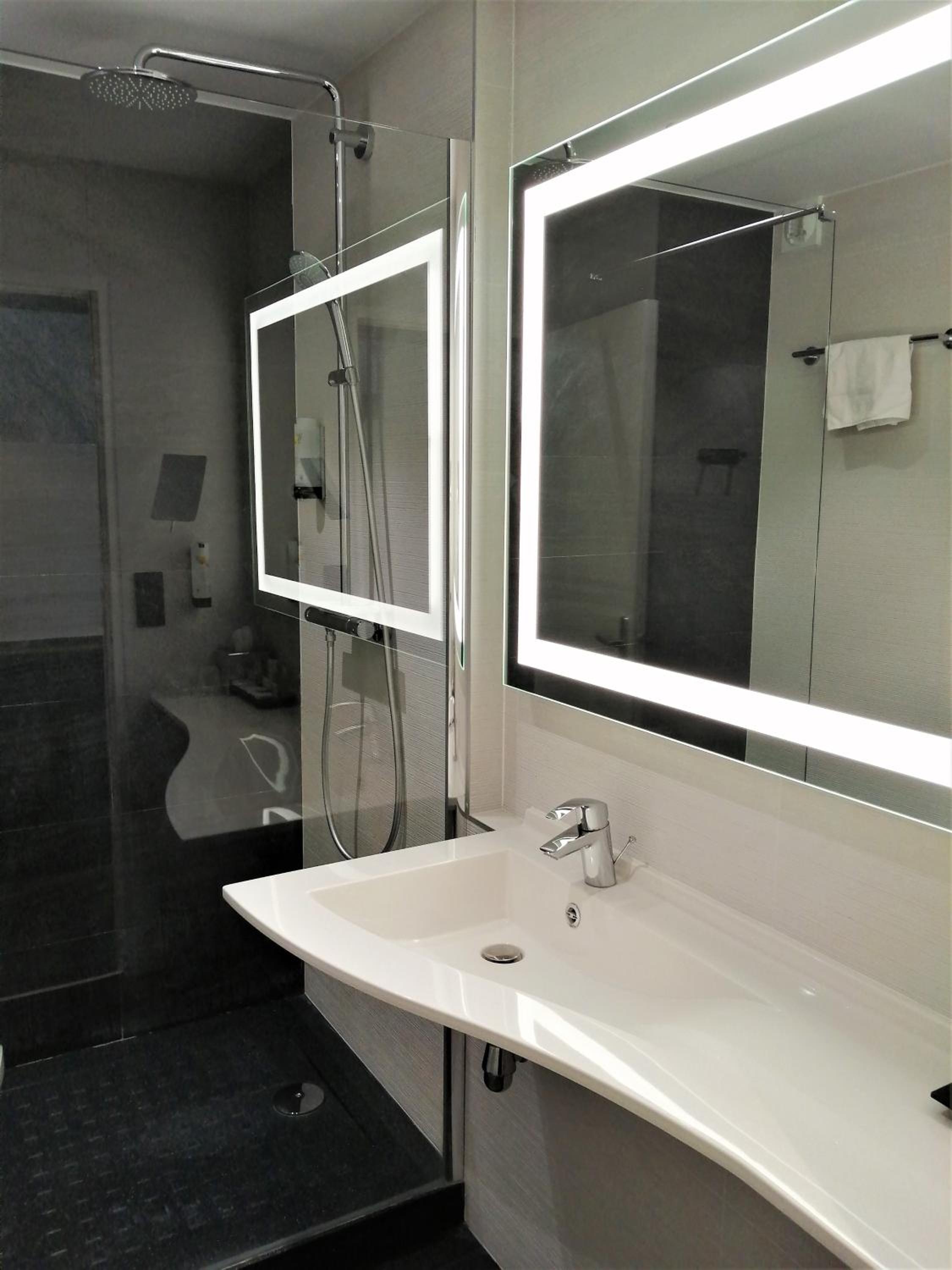 Superior Queen Room - Photo 8