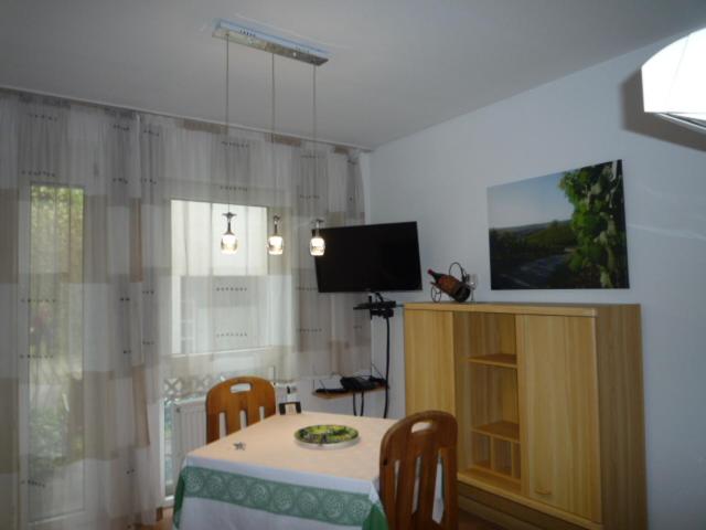 Apartment with Balcony - Photo 2
