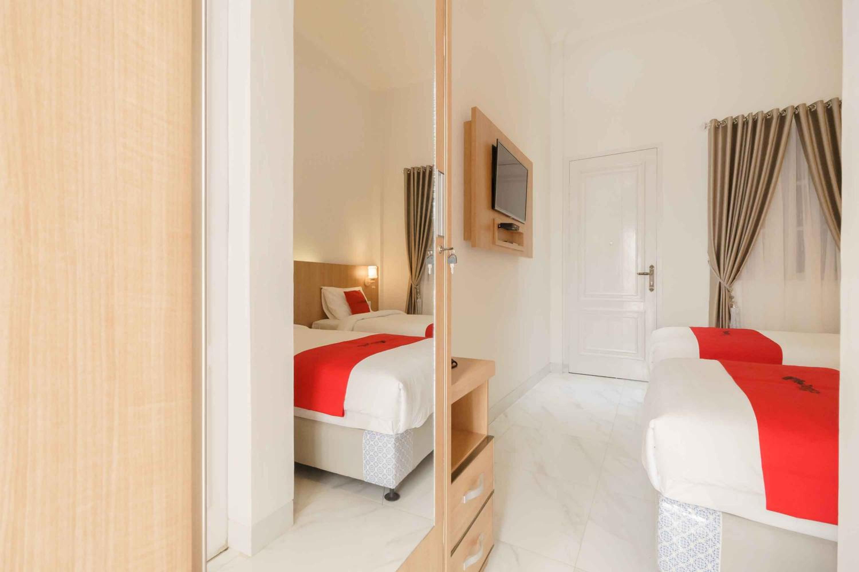 Twin Room - Photo 7