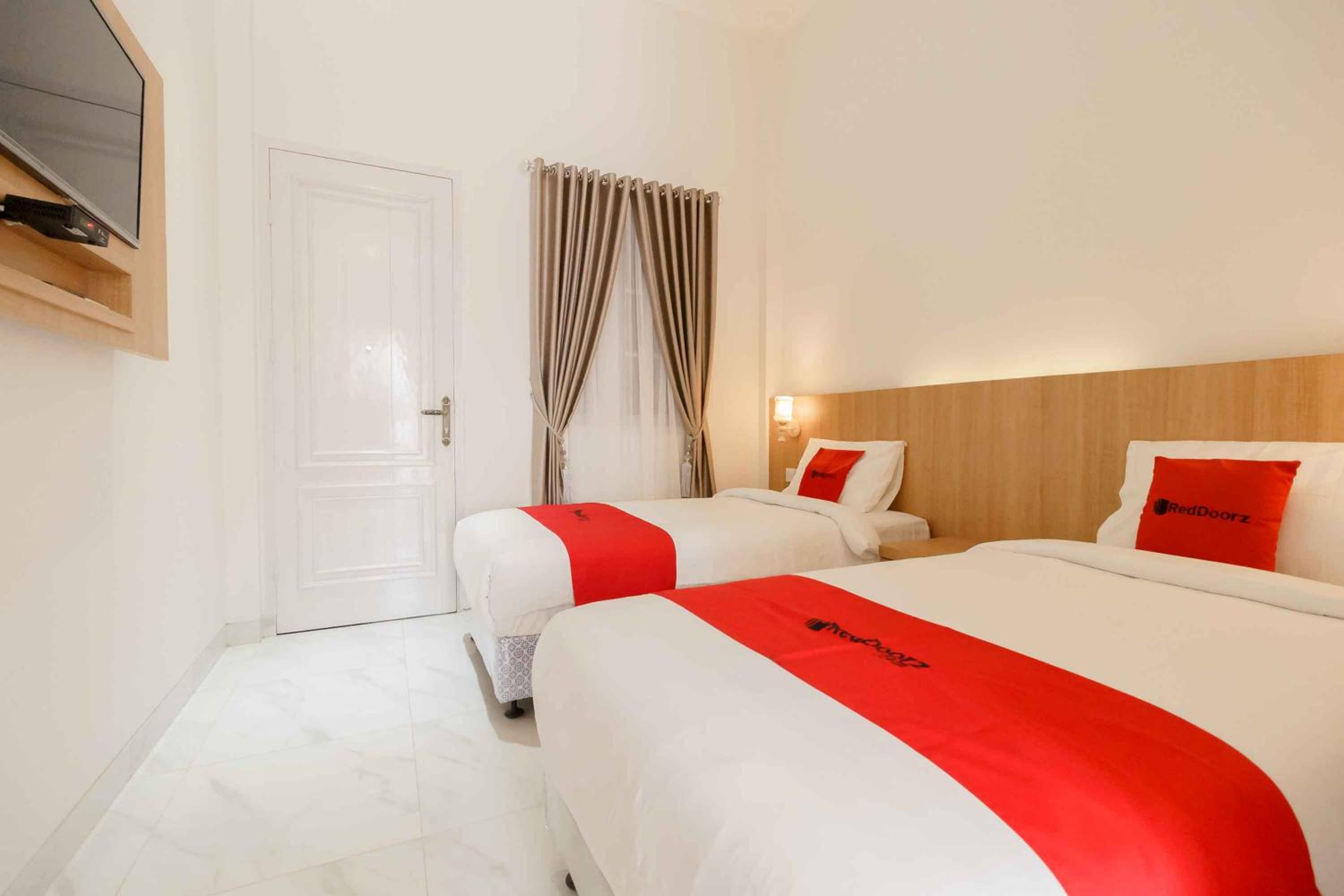 Twin Room - Photo 3