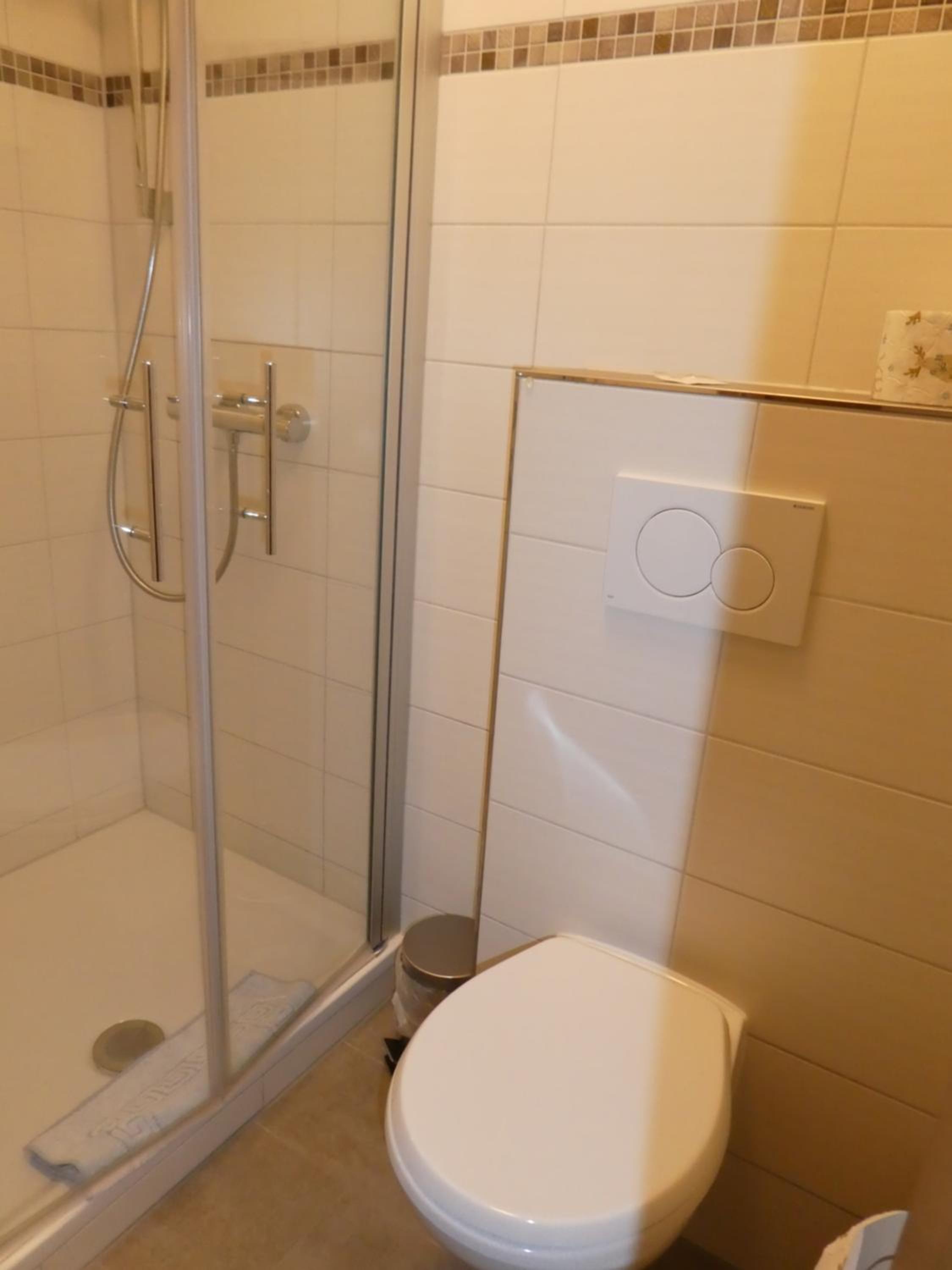 Double Room - Photo 7
