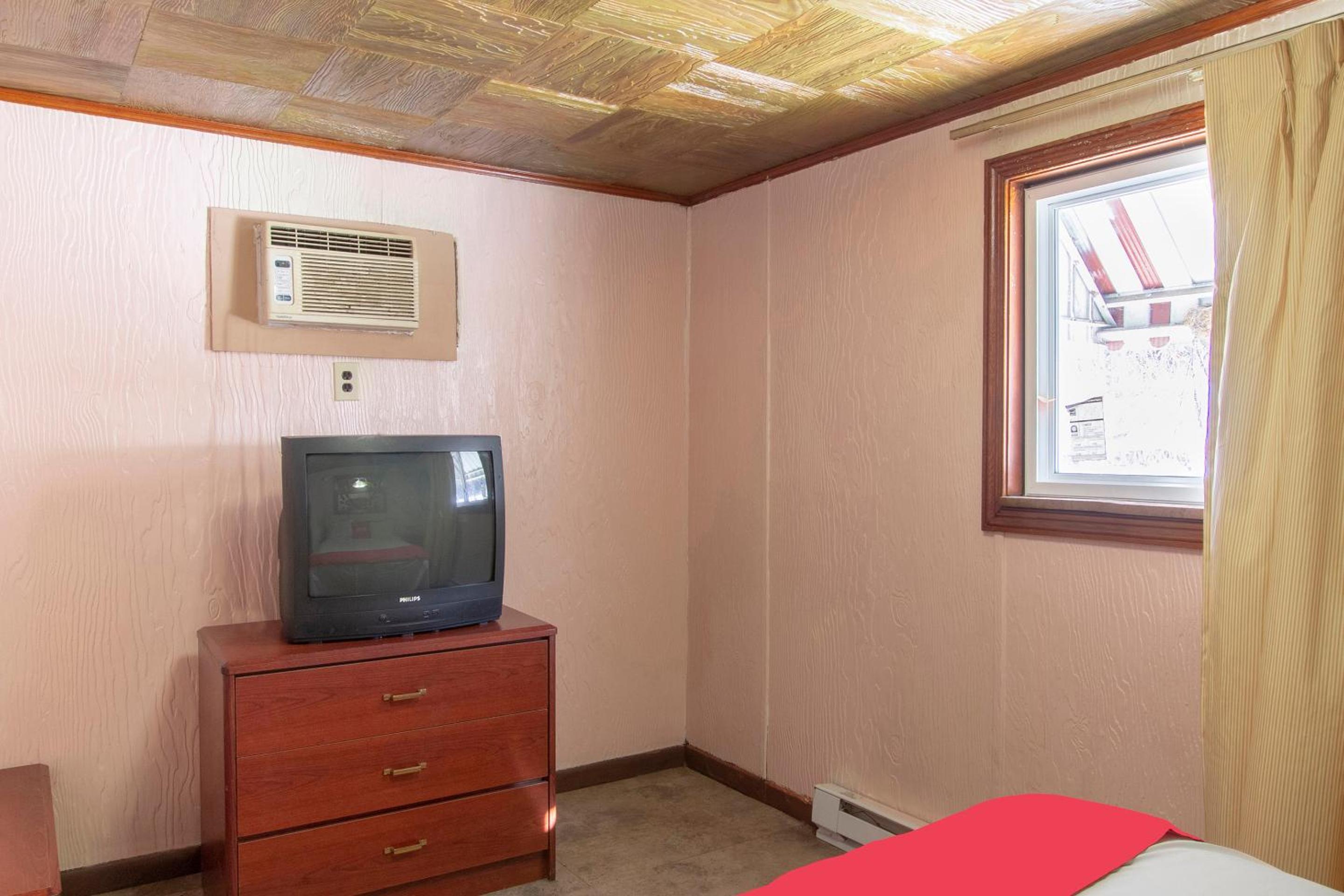 2 Bedroom Suite - Photo 6