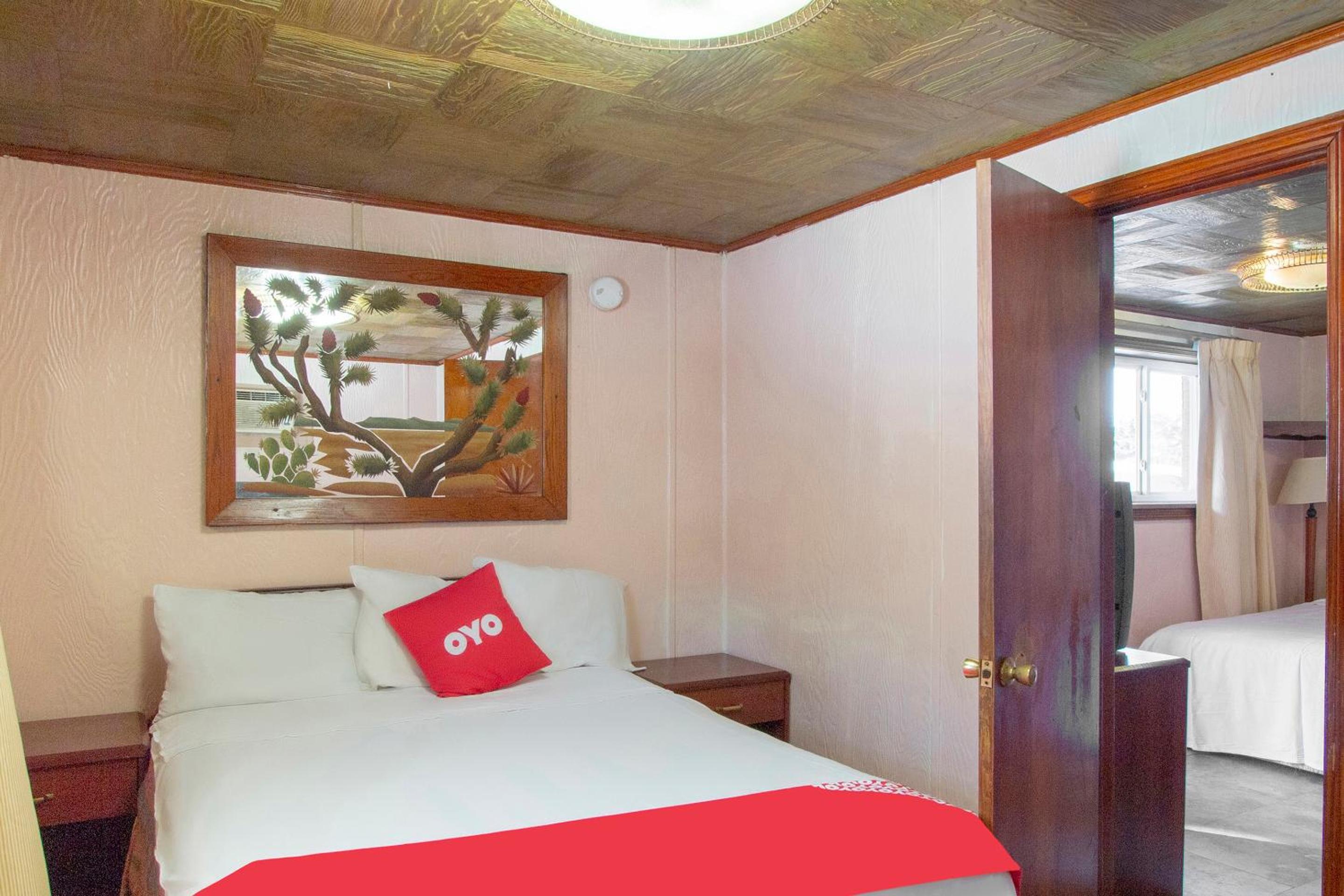 2 Bedroom Suite - Photo 2