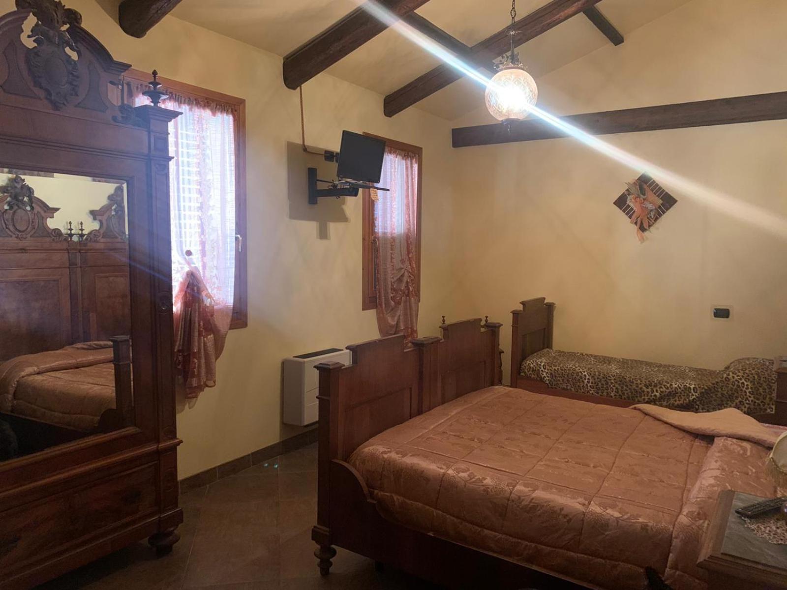 Double Room with Private Bathroom - Photo 1