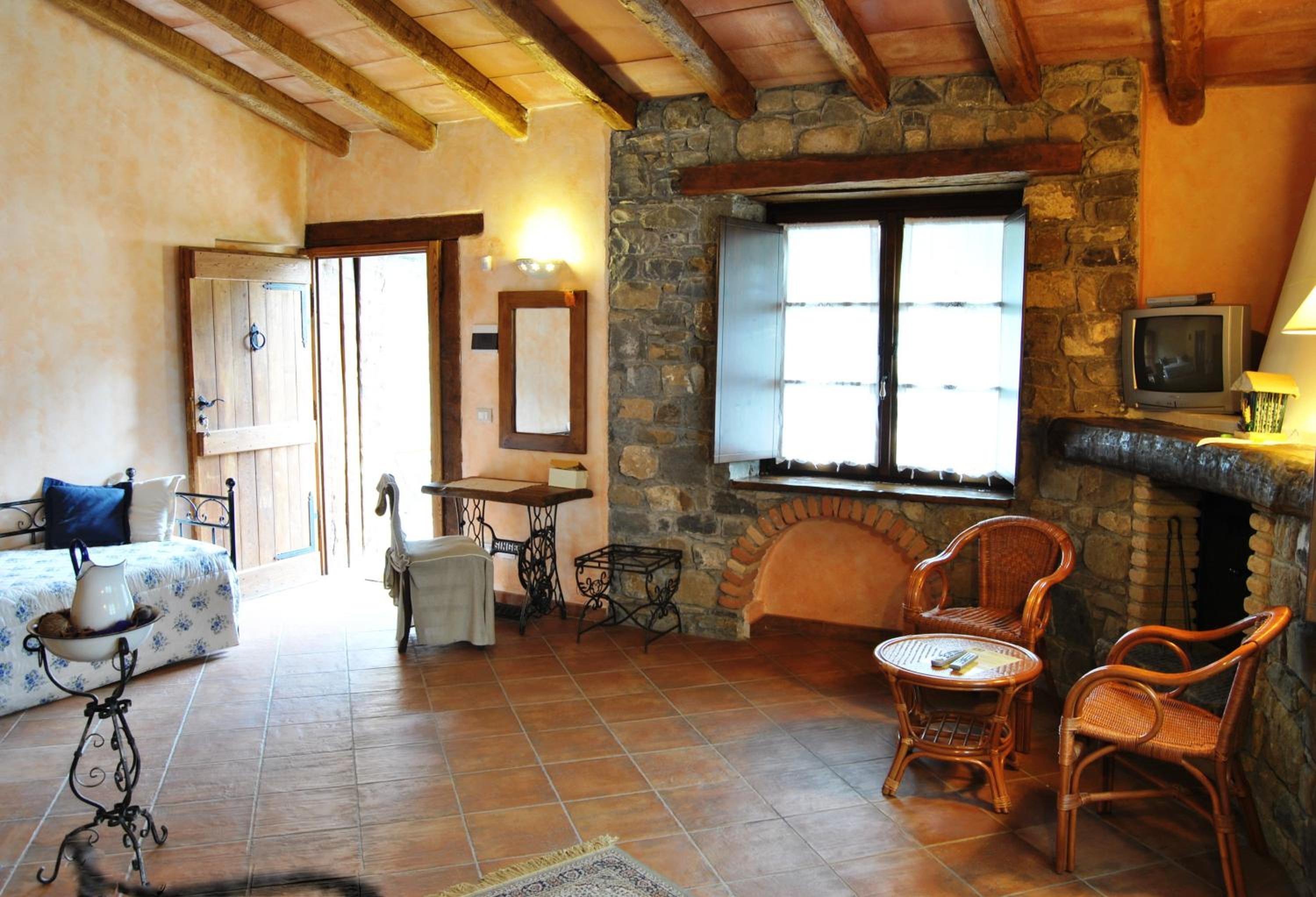 Deluxe Double Room - Photo 17