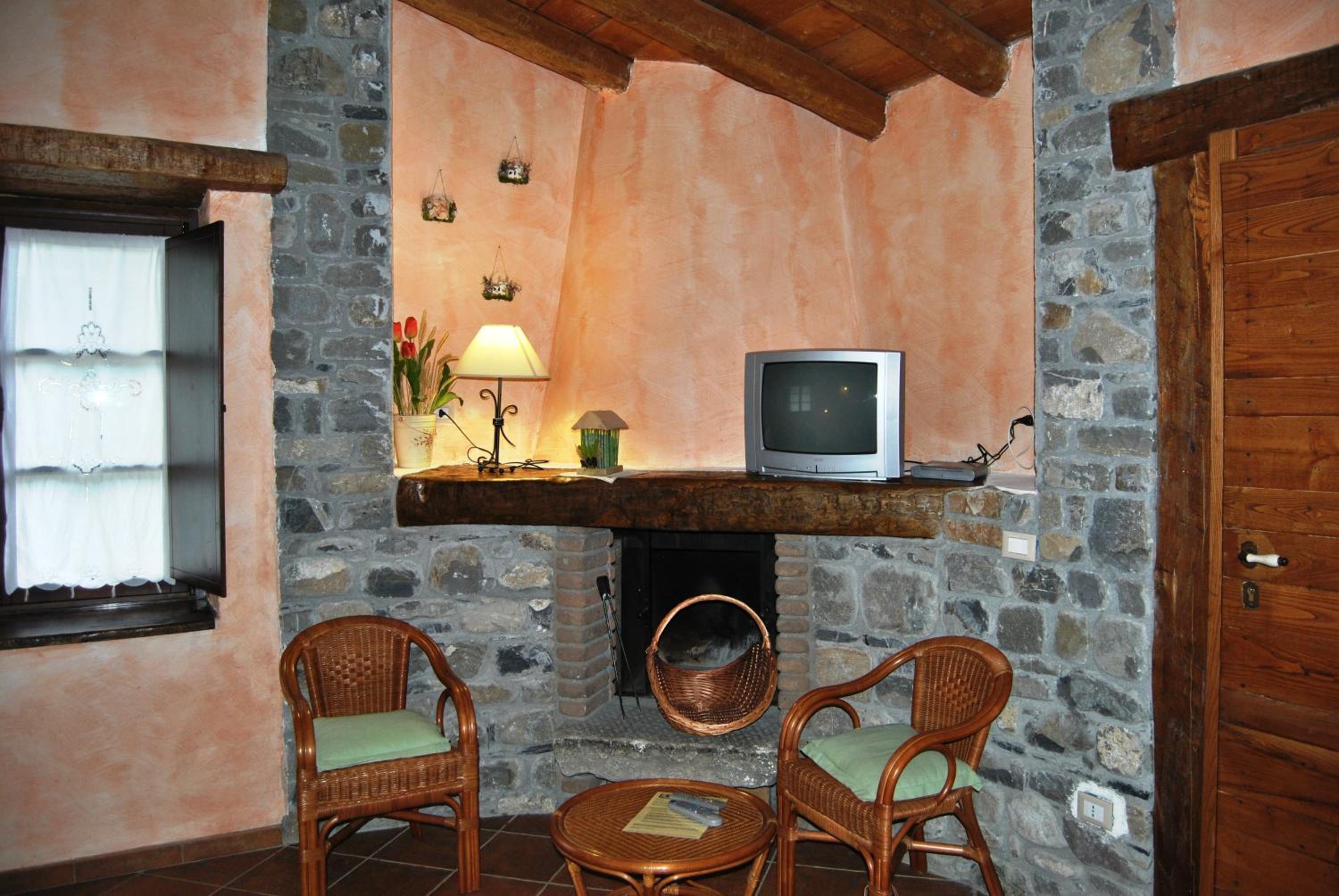 Deluxe Double Room - Photo 8