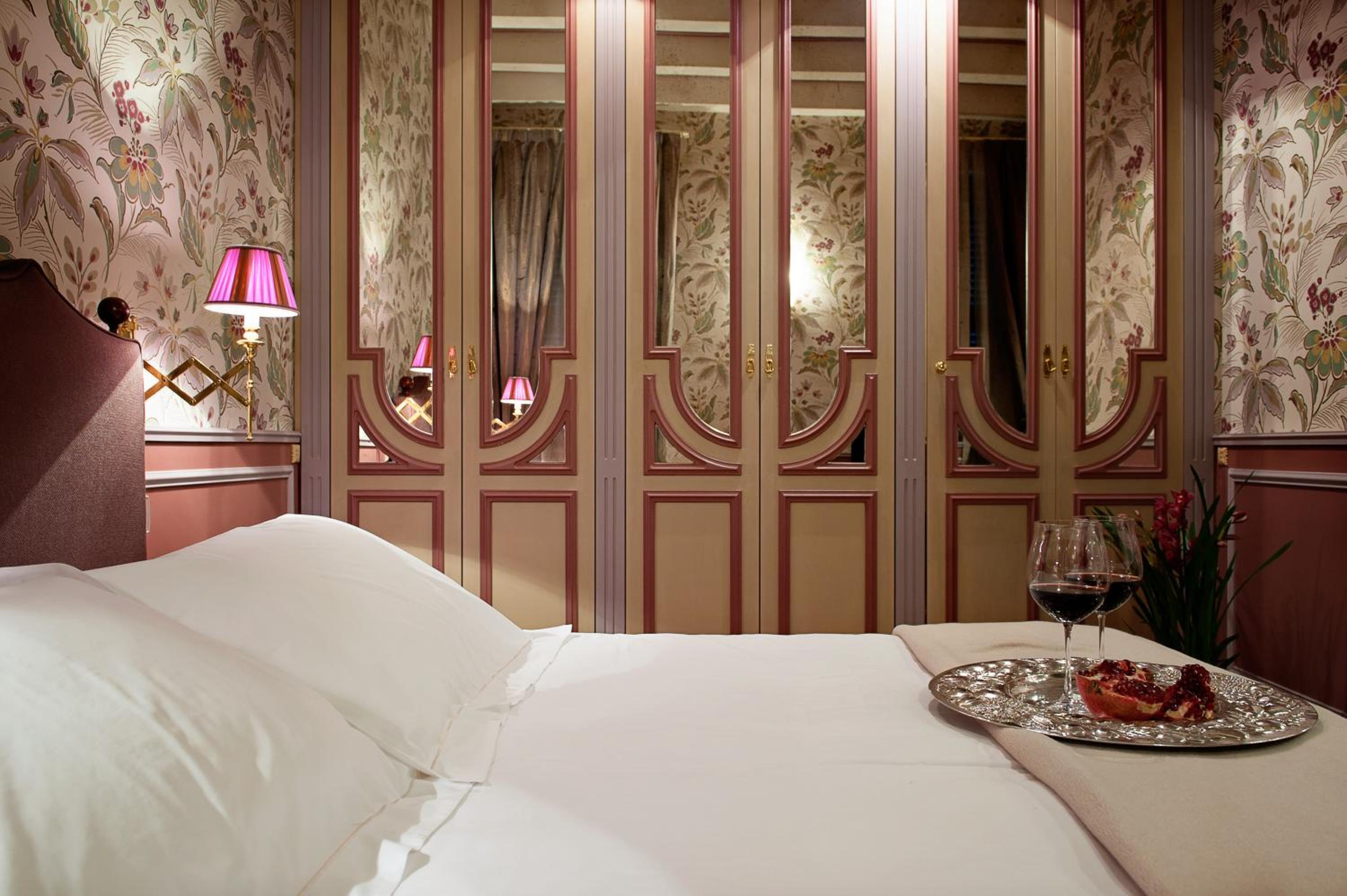 Small Double or Twin Room photo 1