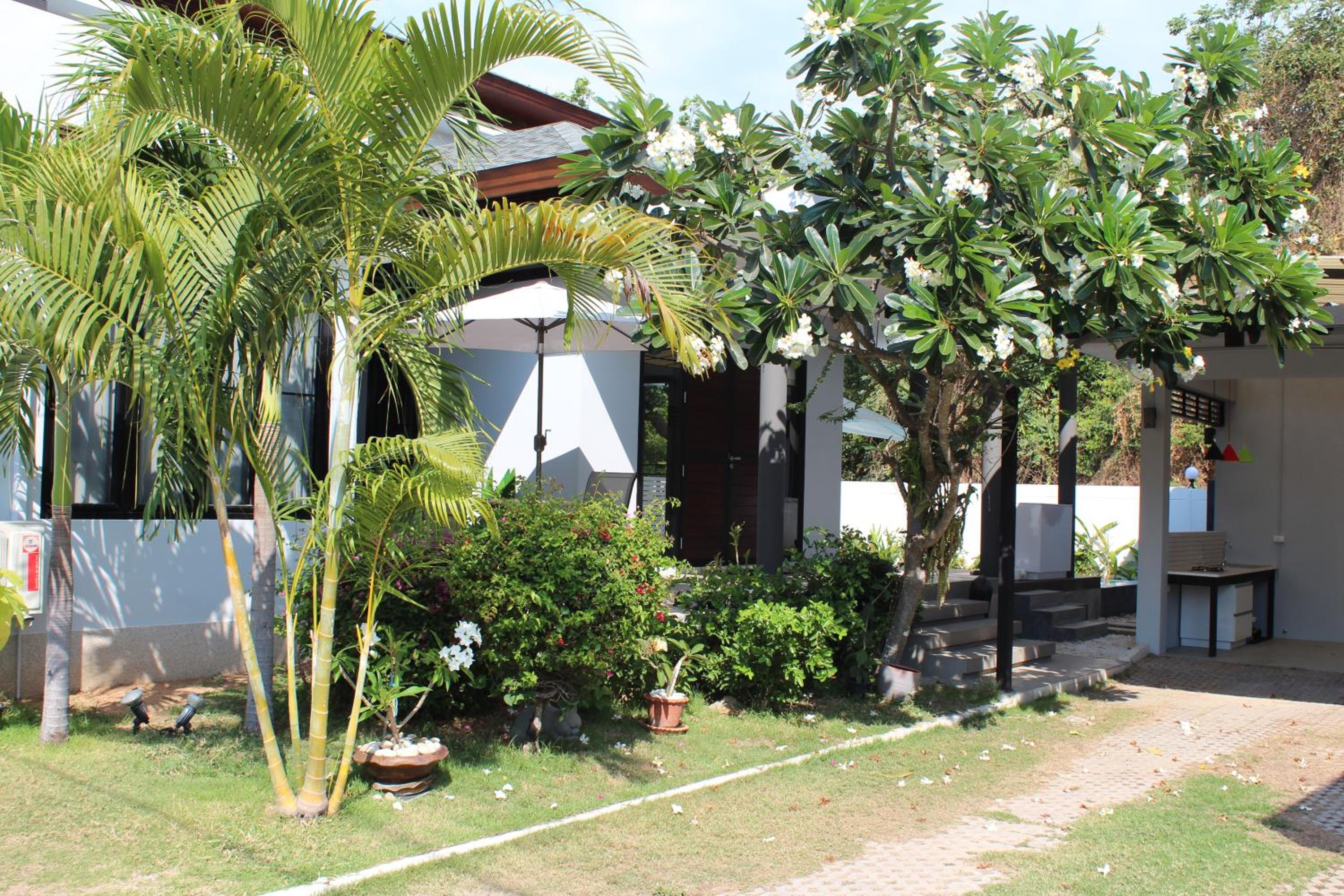 Villa with Private Pool - Photo 5