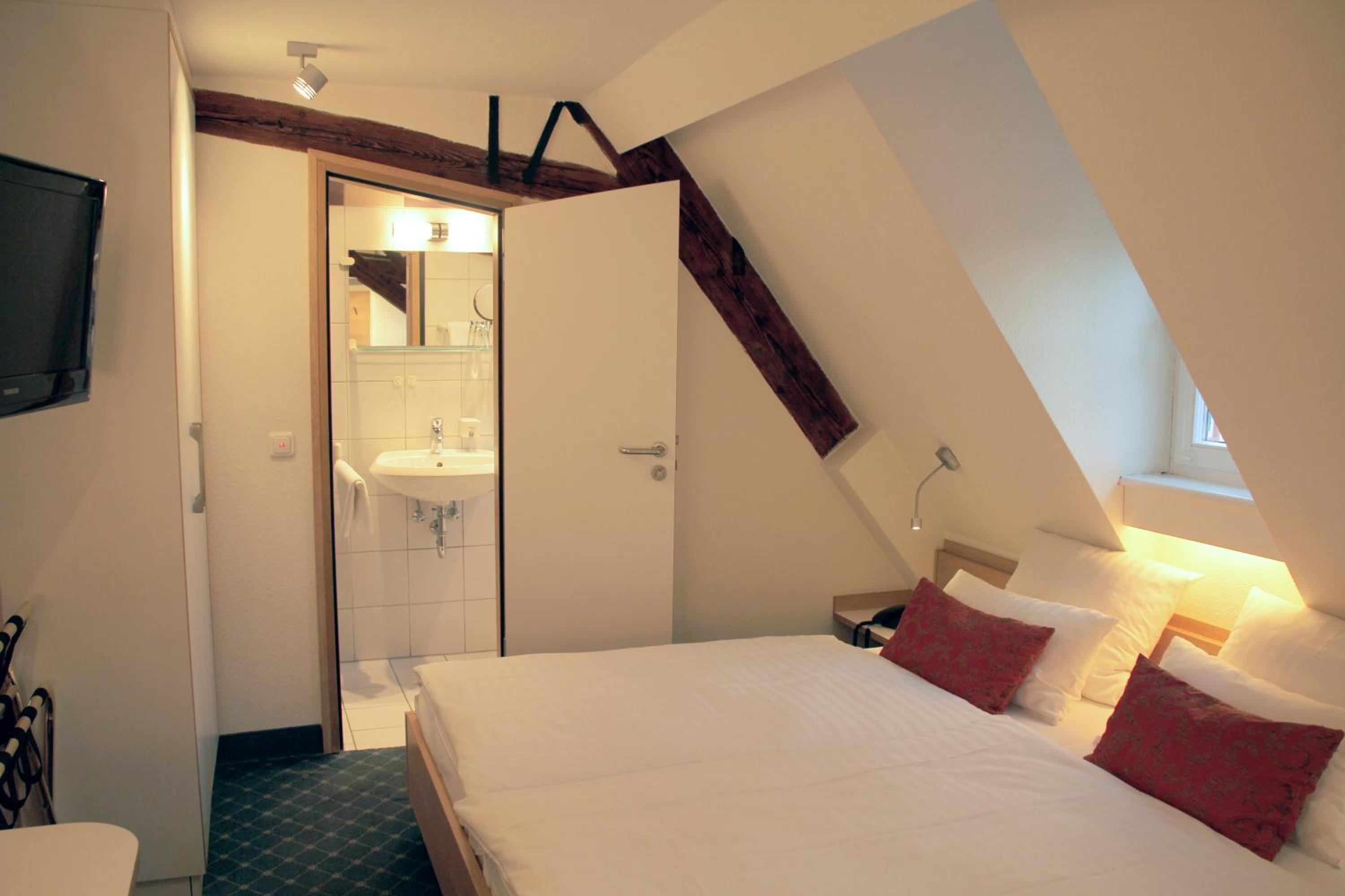 Classic Double Room - Photo 6