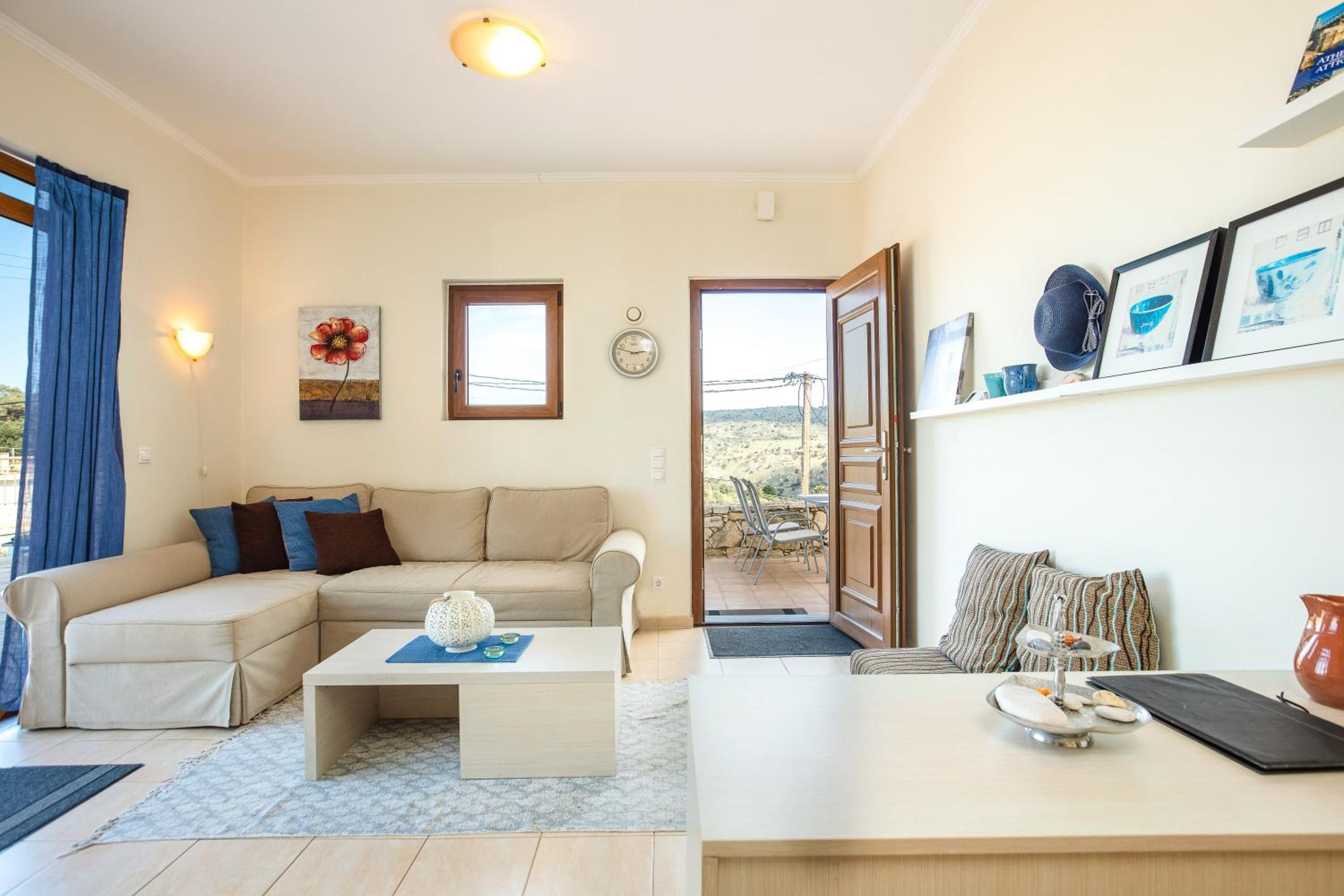 Two-Bedroom House - Karoti 5a photo 1