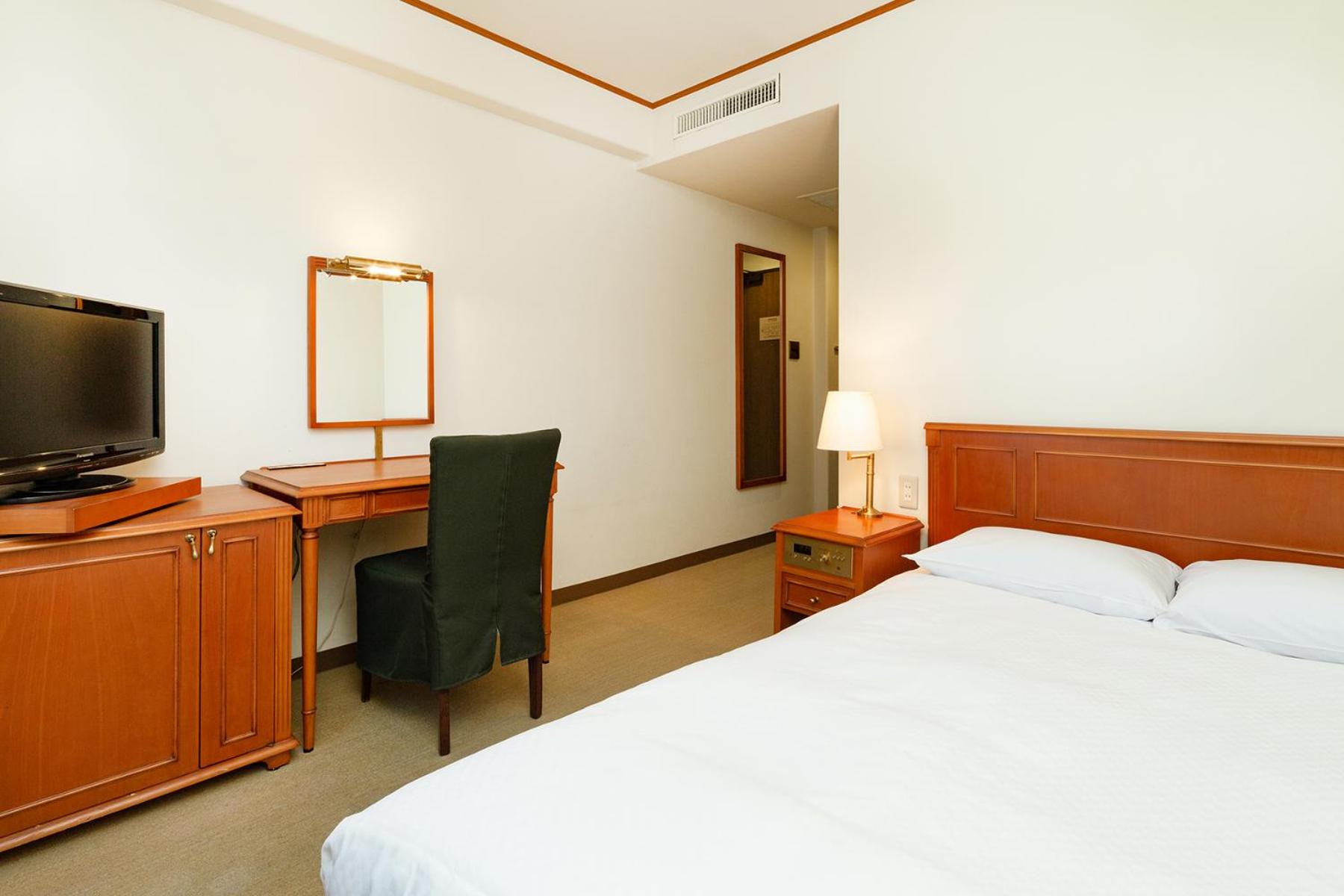 Double Room with Small Double Bed - Smoking	 - Photo 1