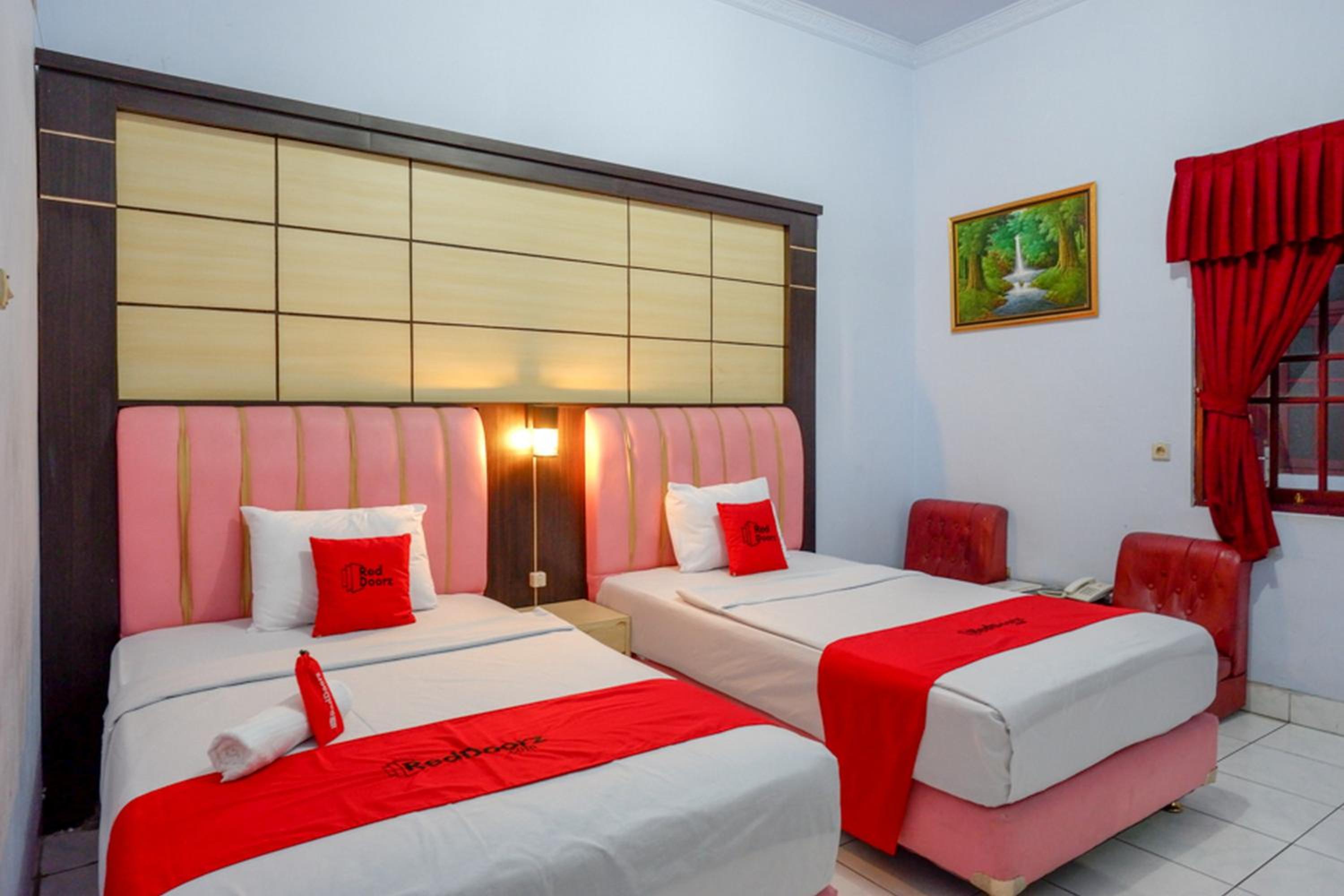Standard Twin Room - Photo 8