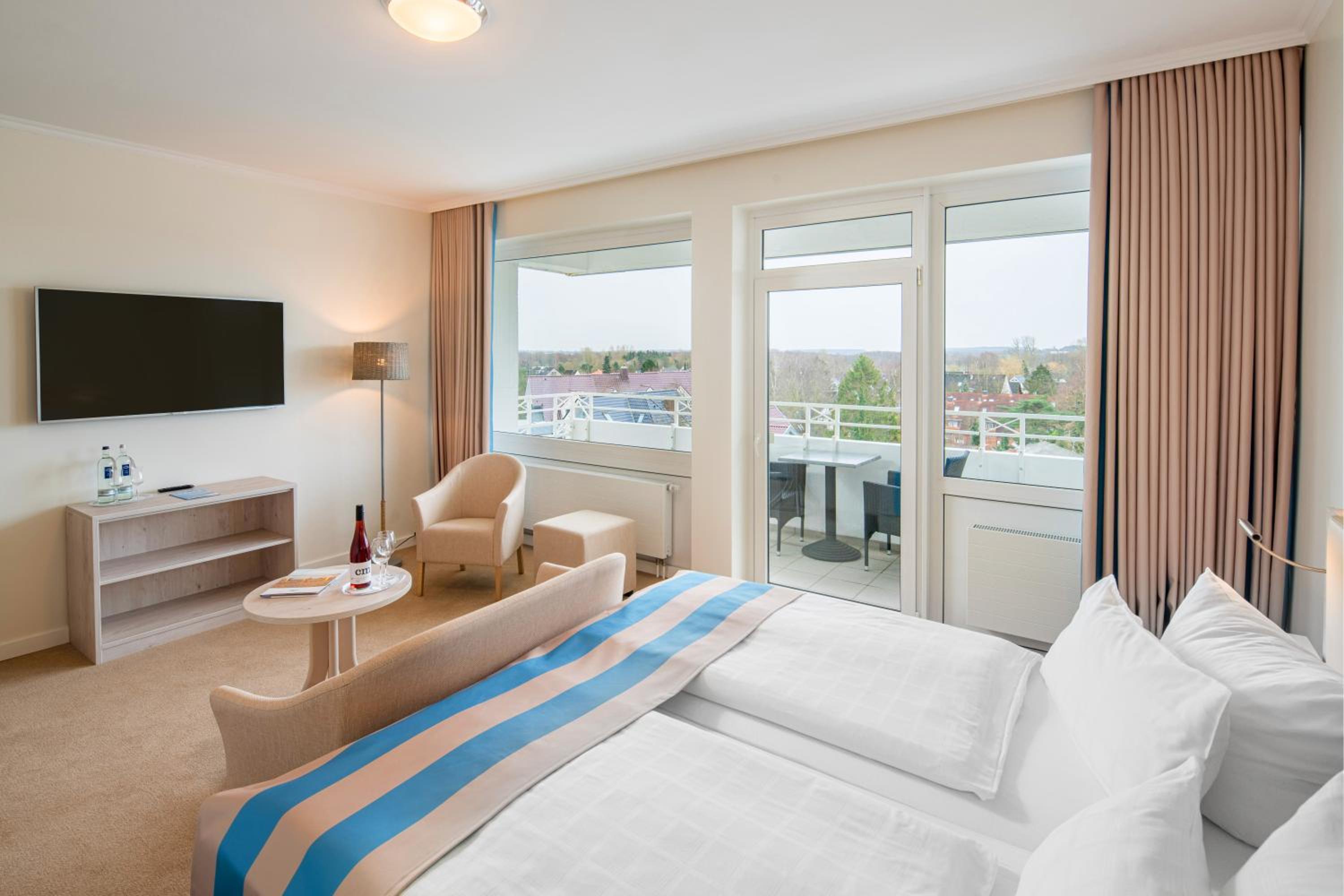 Double Room Land Side photo 2