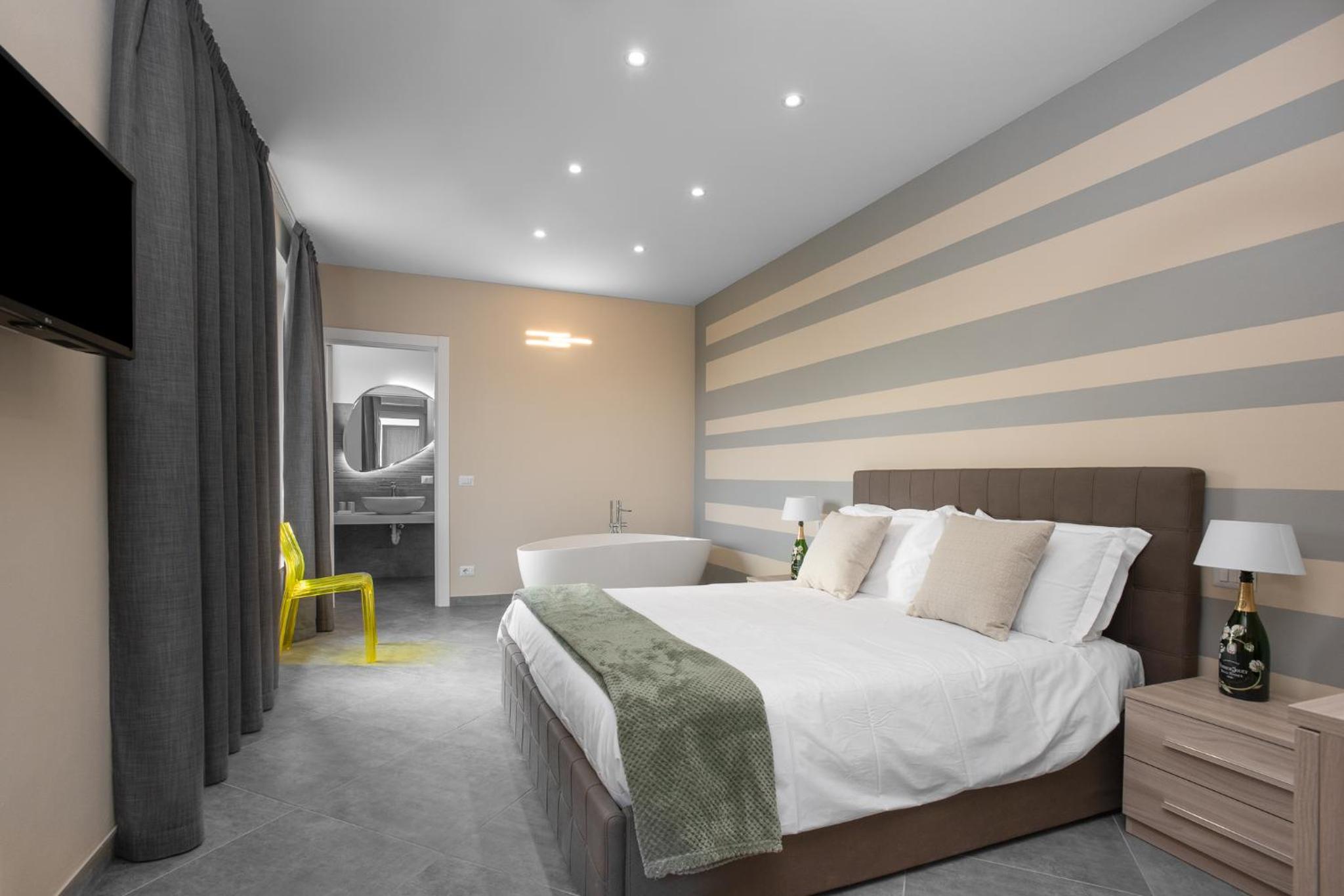 Deluxe King Room photo 3