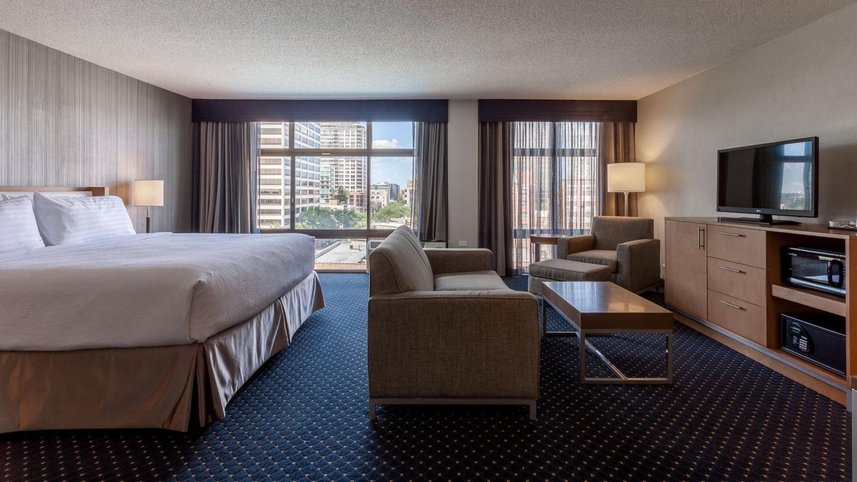 Executive King Room - Hearing Accessible photo 1