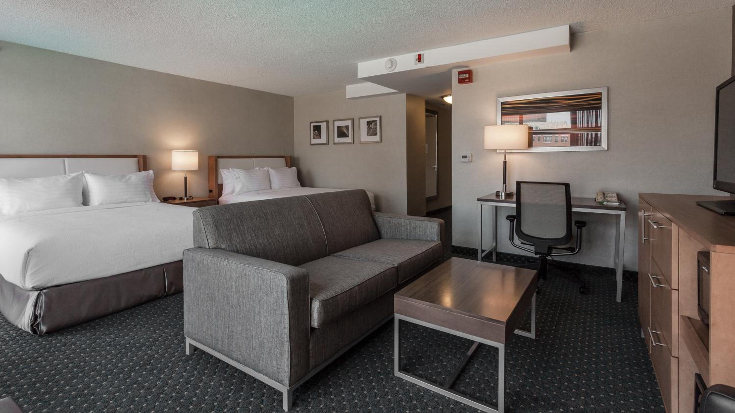 Queen Room with Two Queen Beds - Hearing Accessible/Non-Smoking photo 1