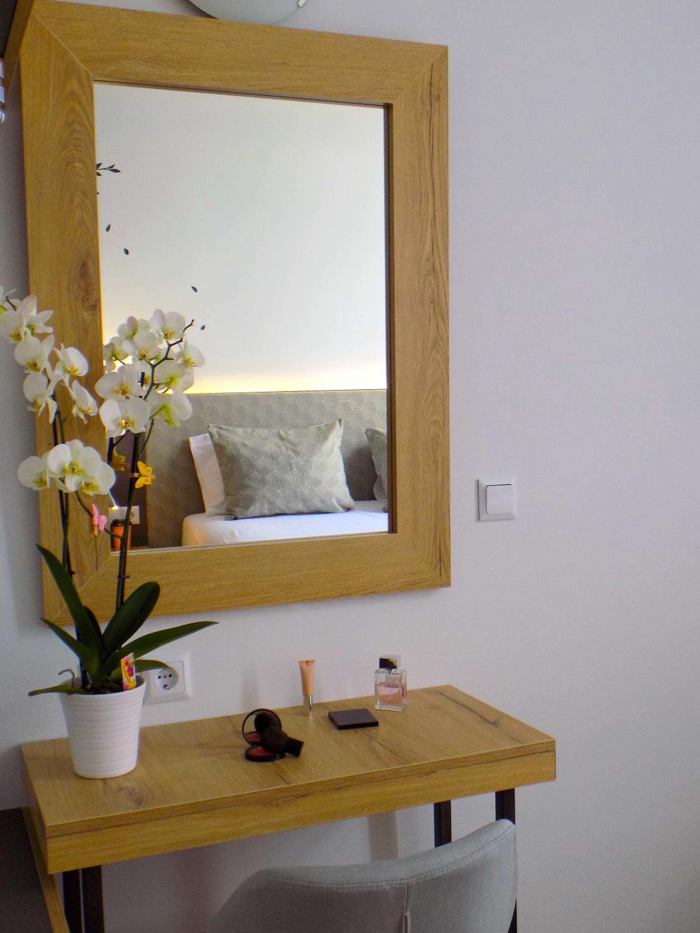 Double Room with Balcony and Sea View - Photo 1