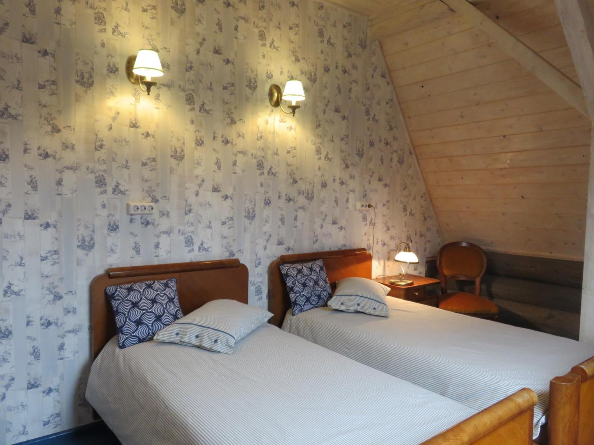 Four-Bedroom House - Photo 36