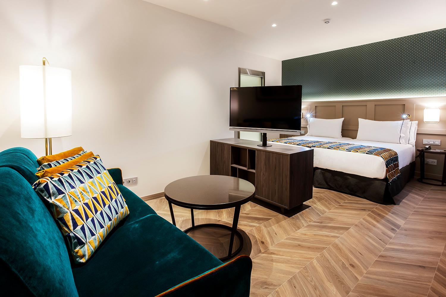 Double Room with Sofa Bed - Photo 1