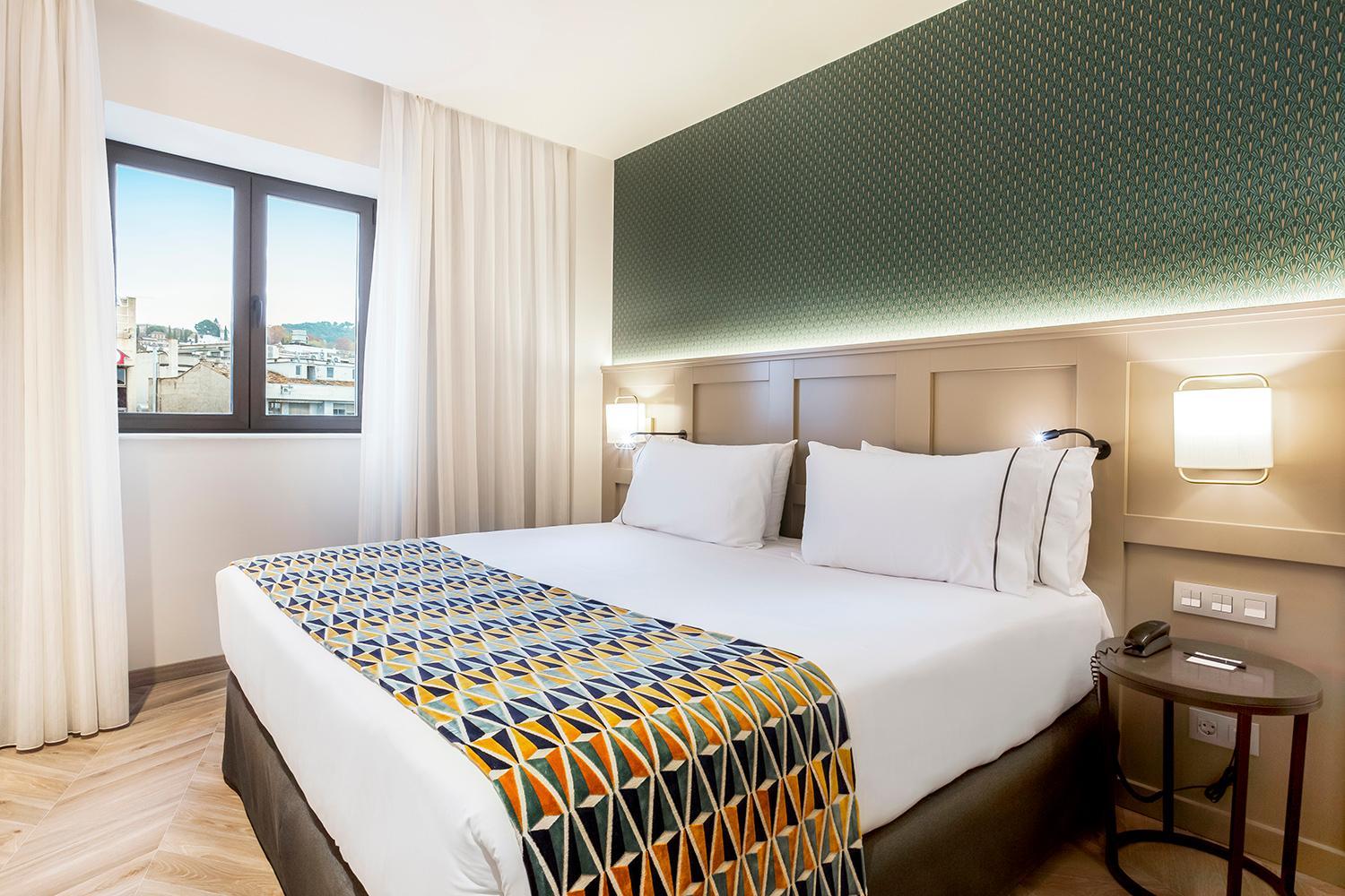 Double or Twin Room - Photo 8