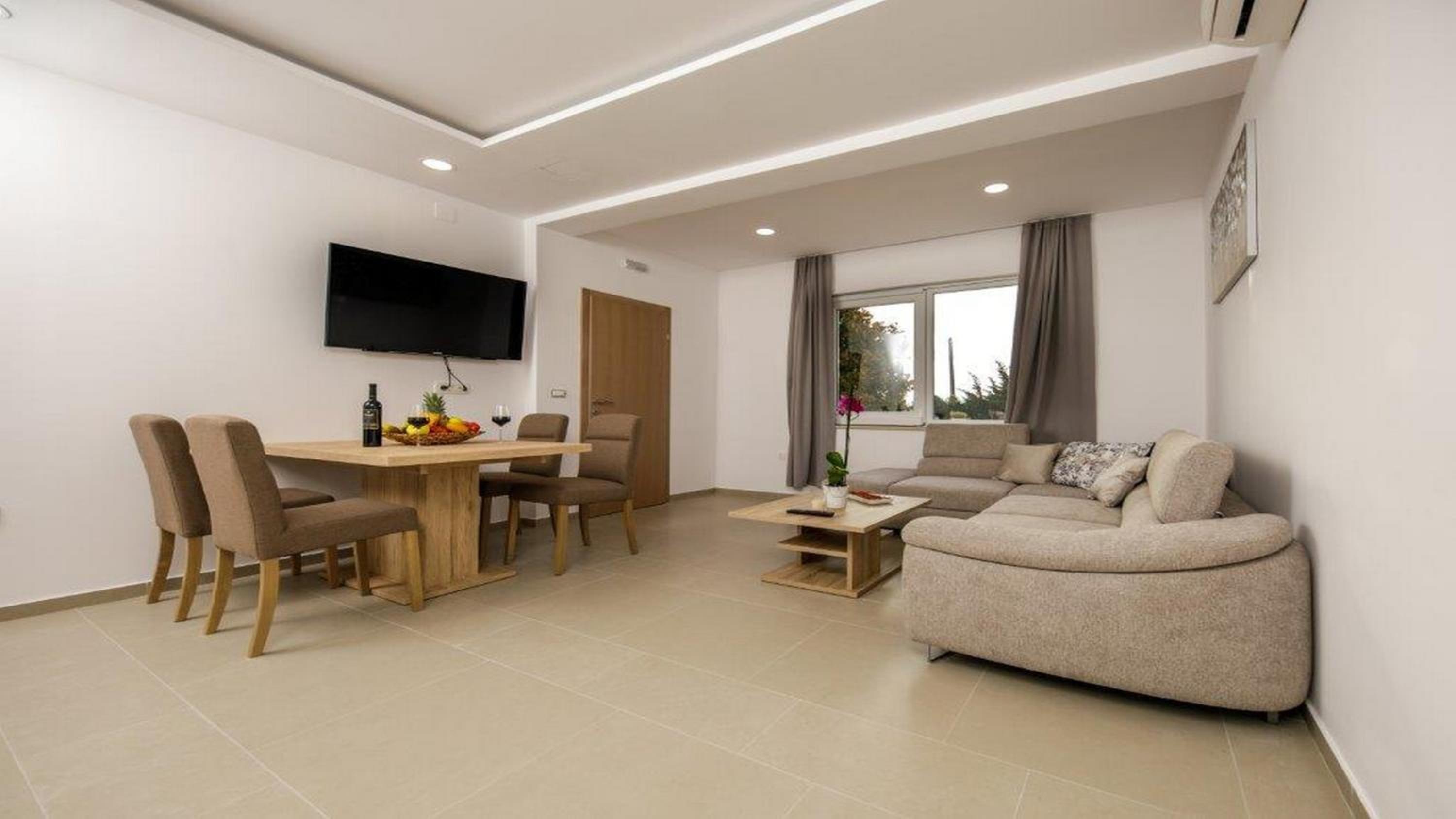 Two-Bedroom Apartment with Terrace photo 3