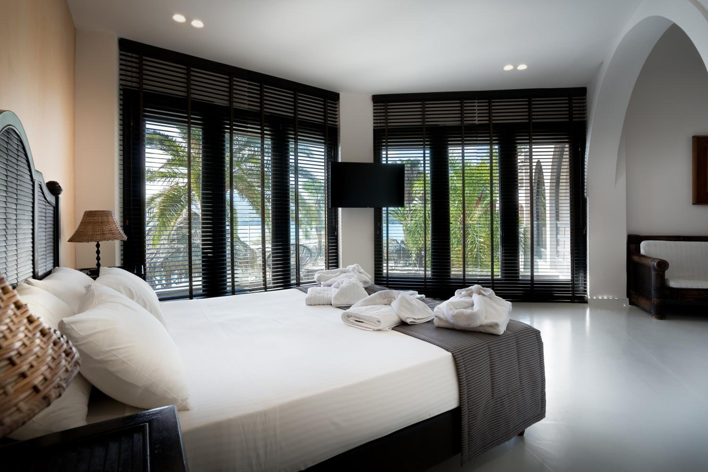 Junior Suite with Sea View - Photo 3