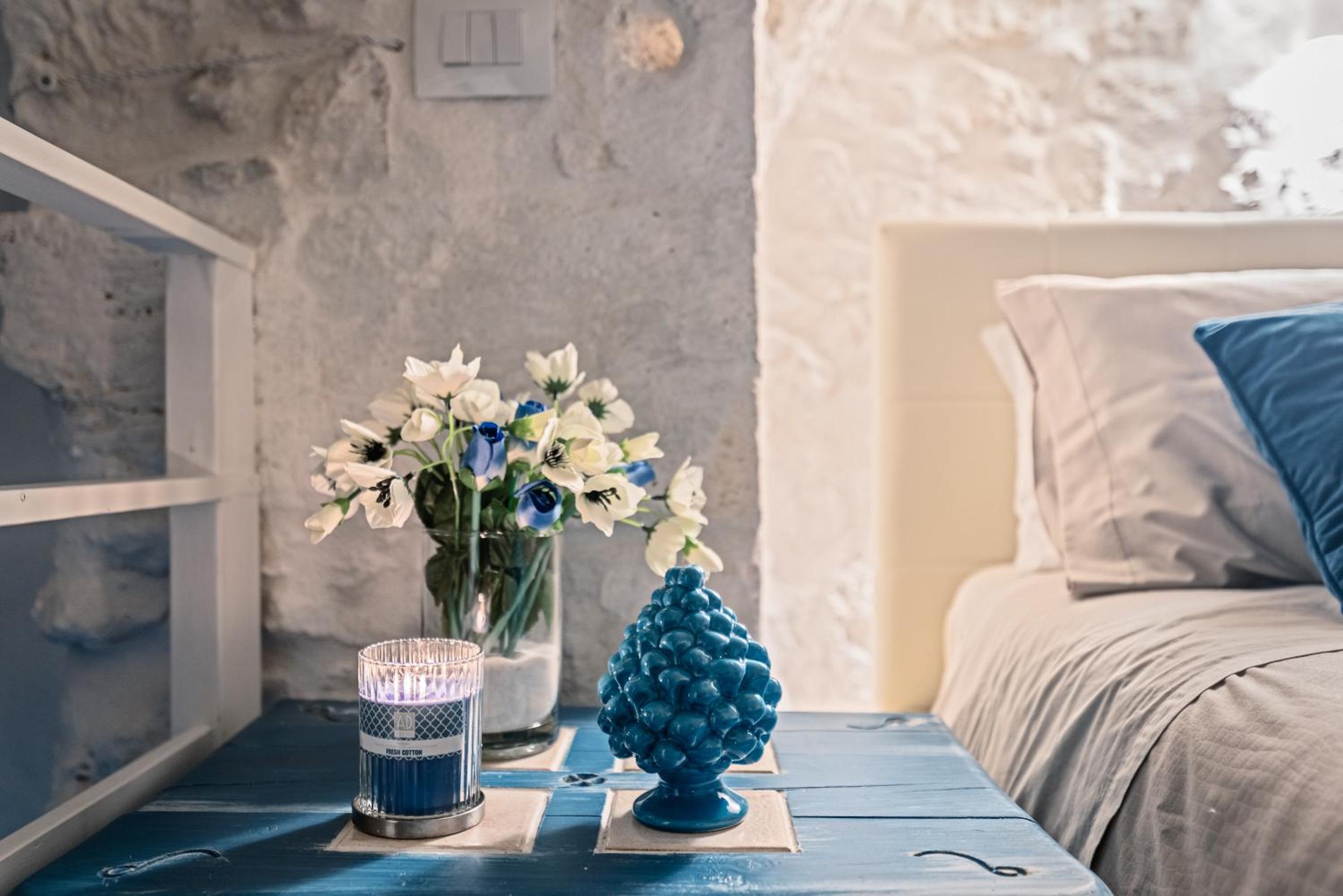 One-Bedroom House - Photo 19
