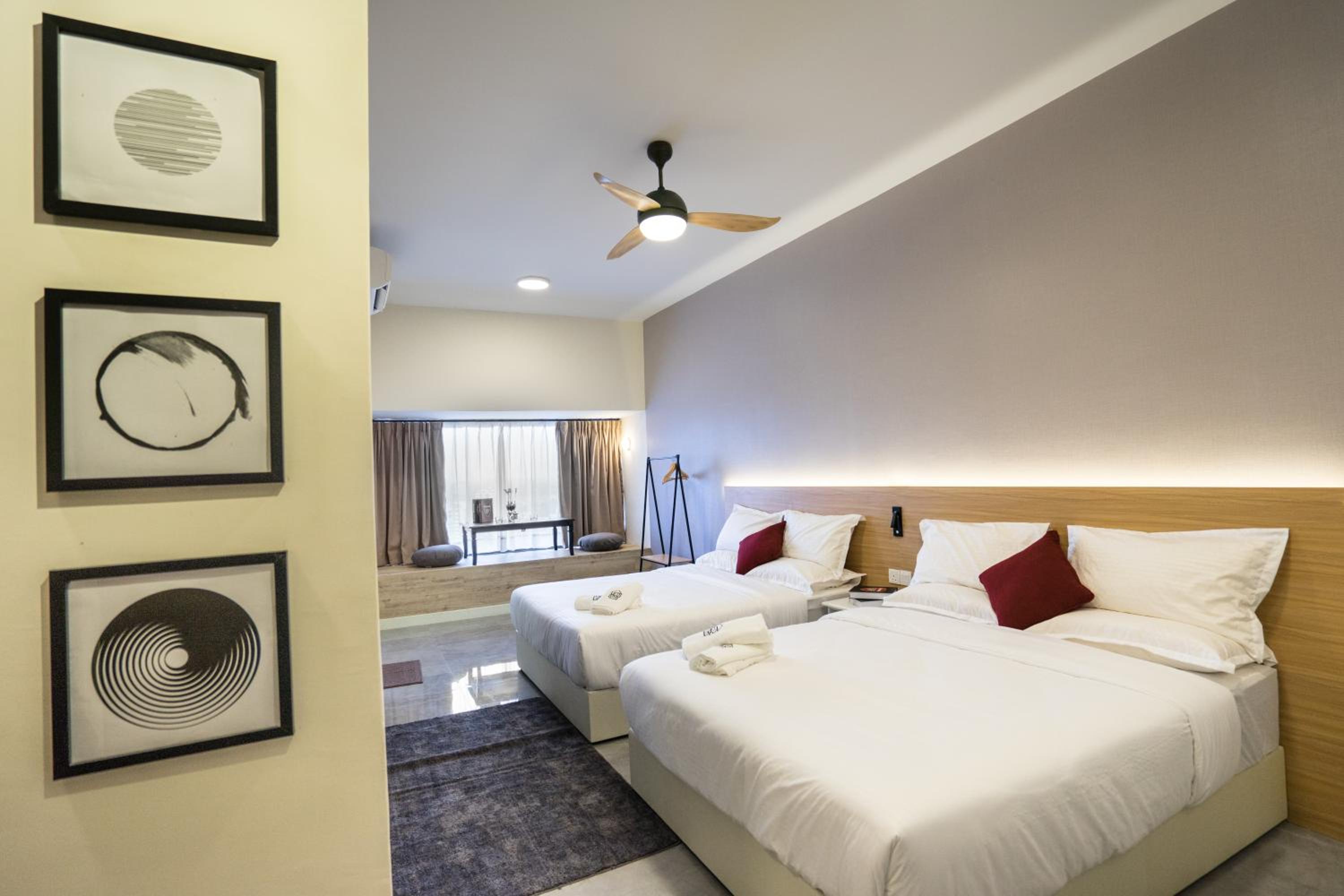 Studio Apartment - Photo 2
