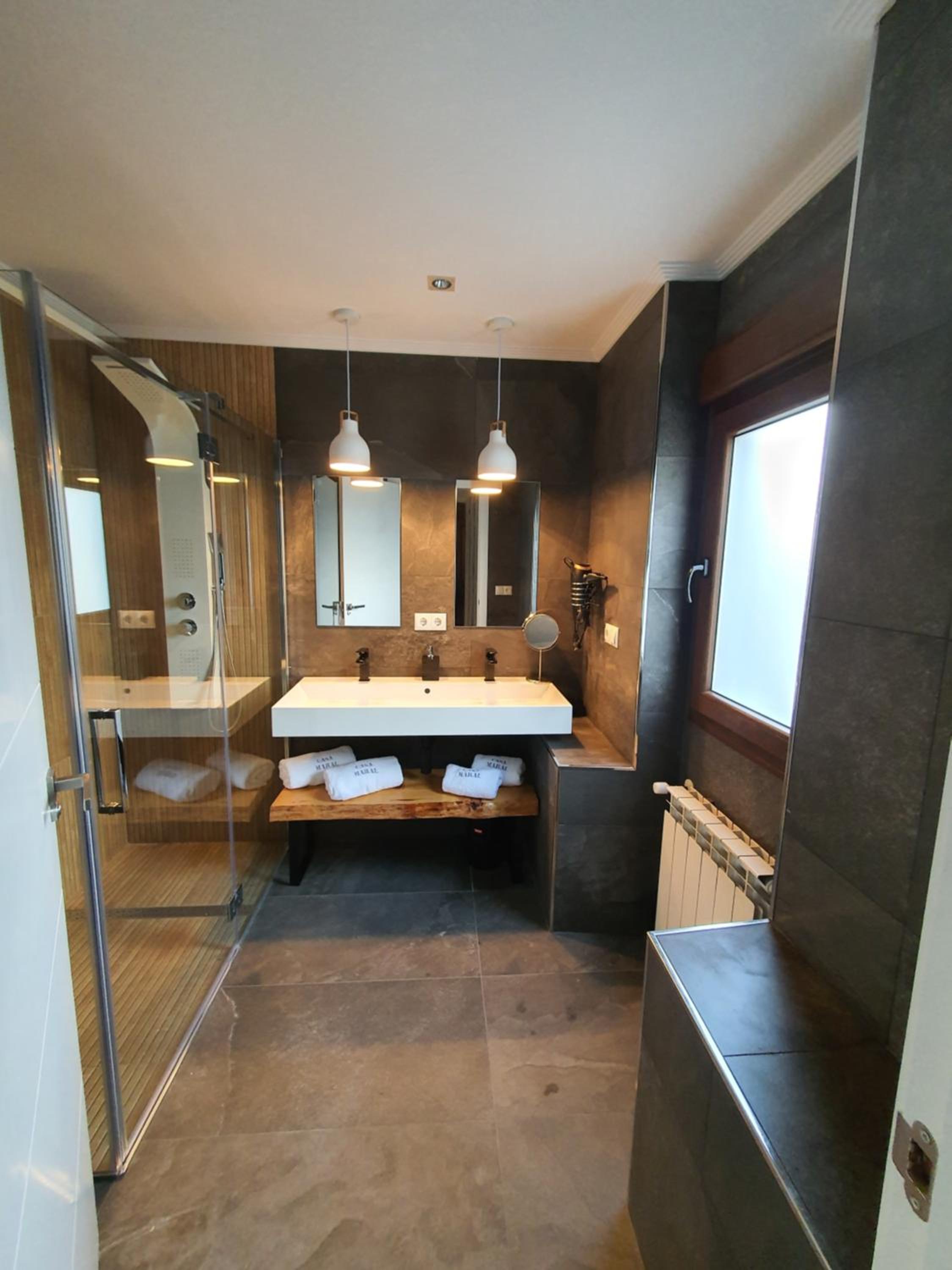 Four-Bedroom House - Photo 3