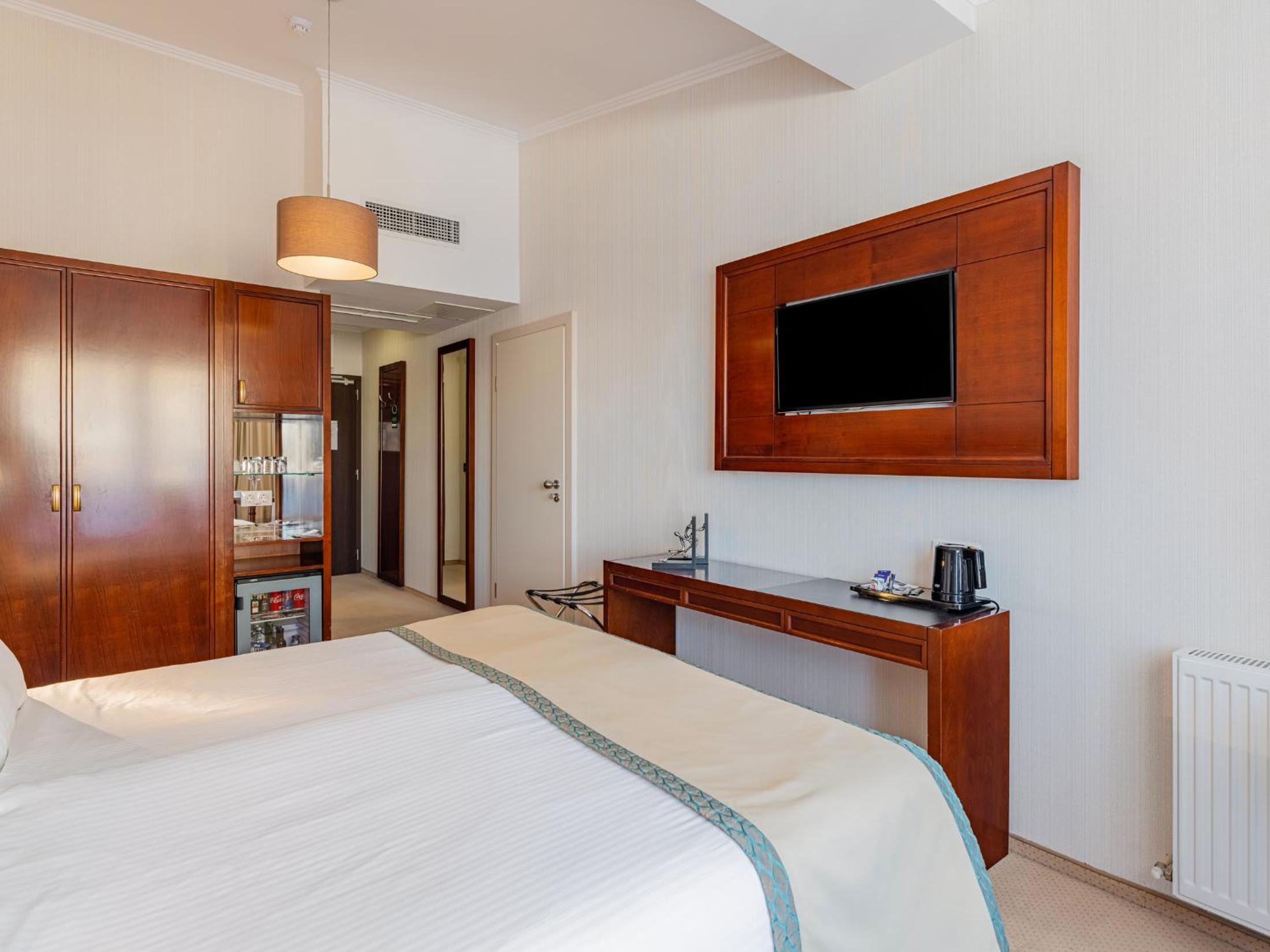 Superior Double or Twin Room photo 2